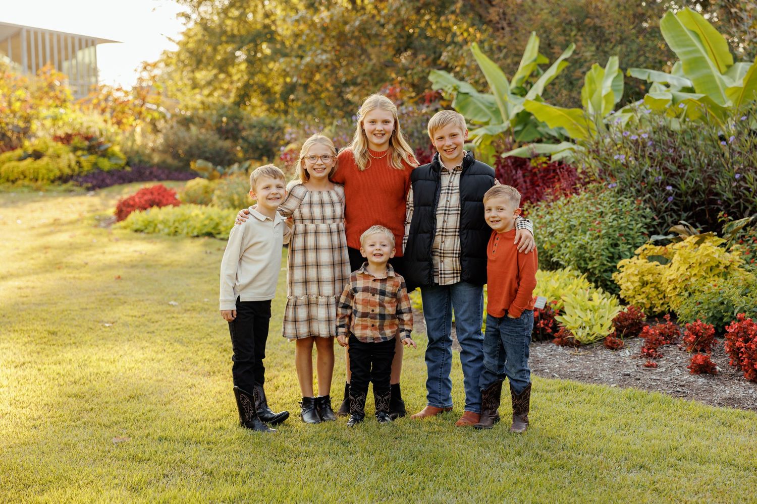 Portrait of six siblings at Memphis Botanic Garden by Memphis photographer Emily Joy Photography