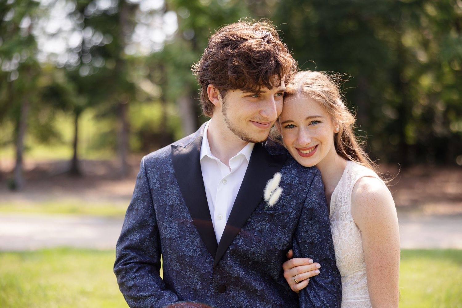 Portrait of bride and groom in the sun by Memphis wedding photographer Emily Joy Photography