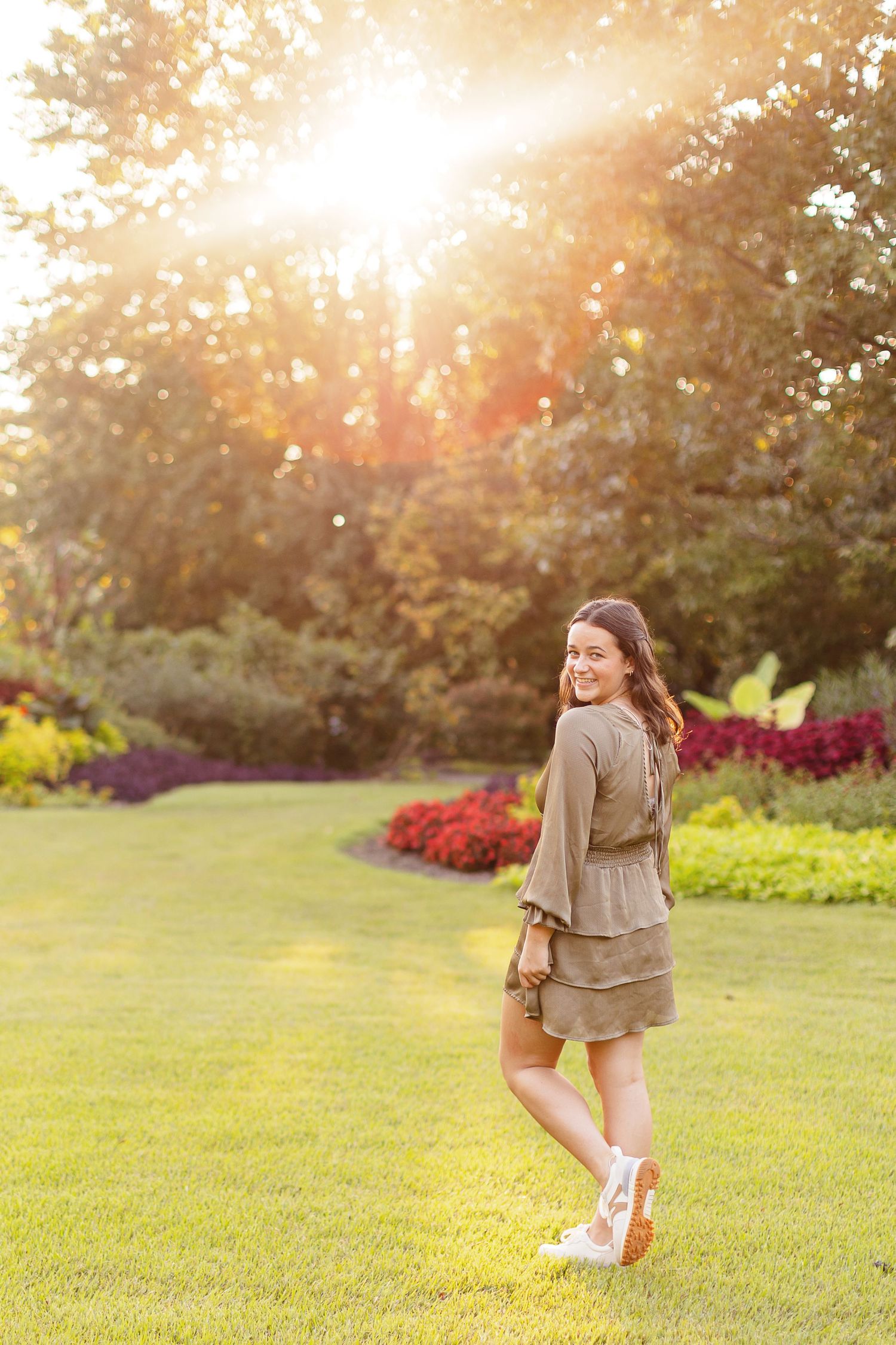 Senior portrait at Memphis Botanic Garden by Memphis photographer Emily Joy Photography