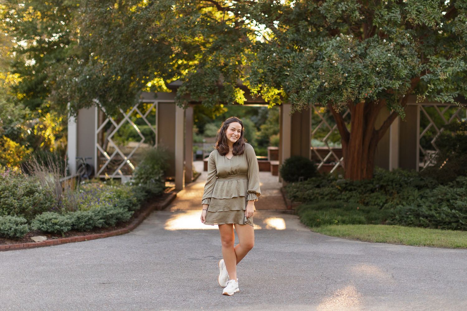 Senior portrait at Memphis Botanic Garden by Memphis photographer Emily Joy Photography