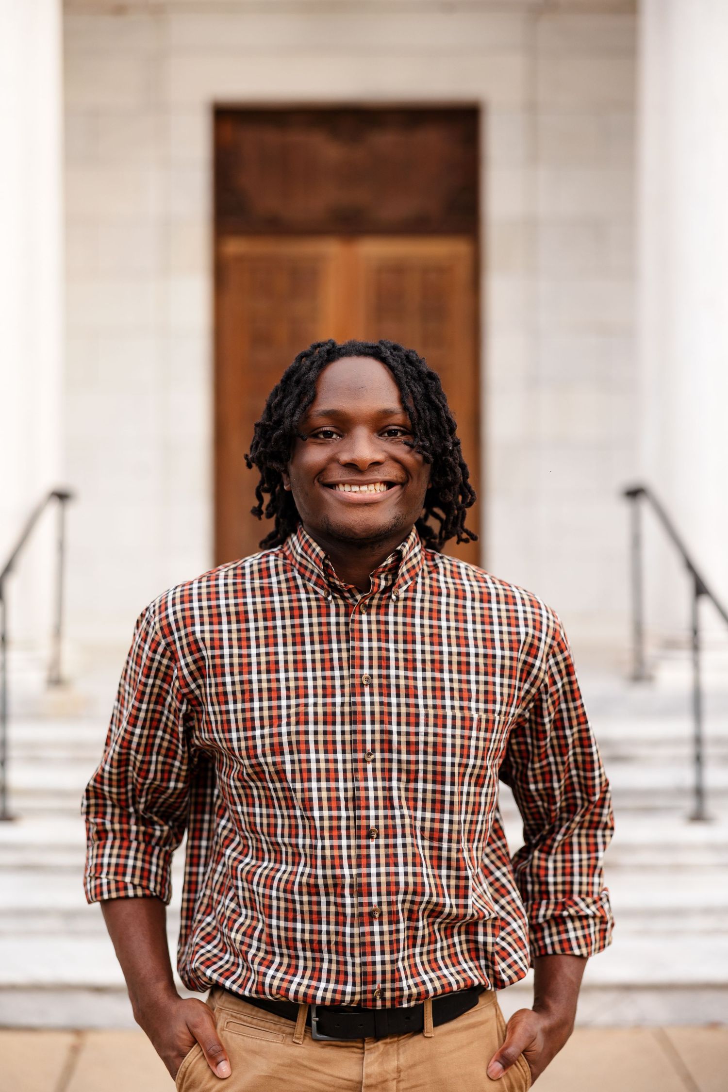 A senior boy portrait in front of the Brooks Museum in Memphis, TN.