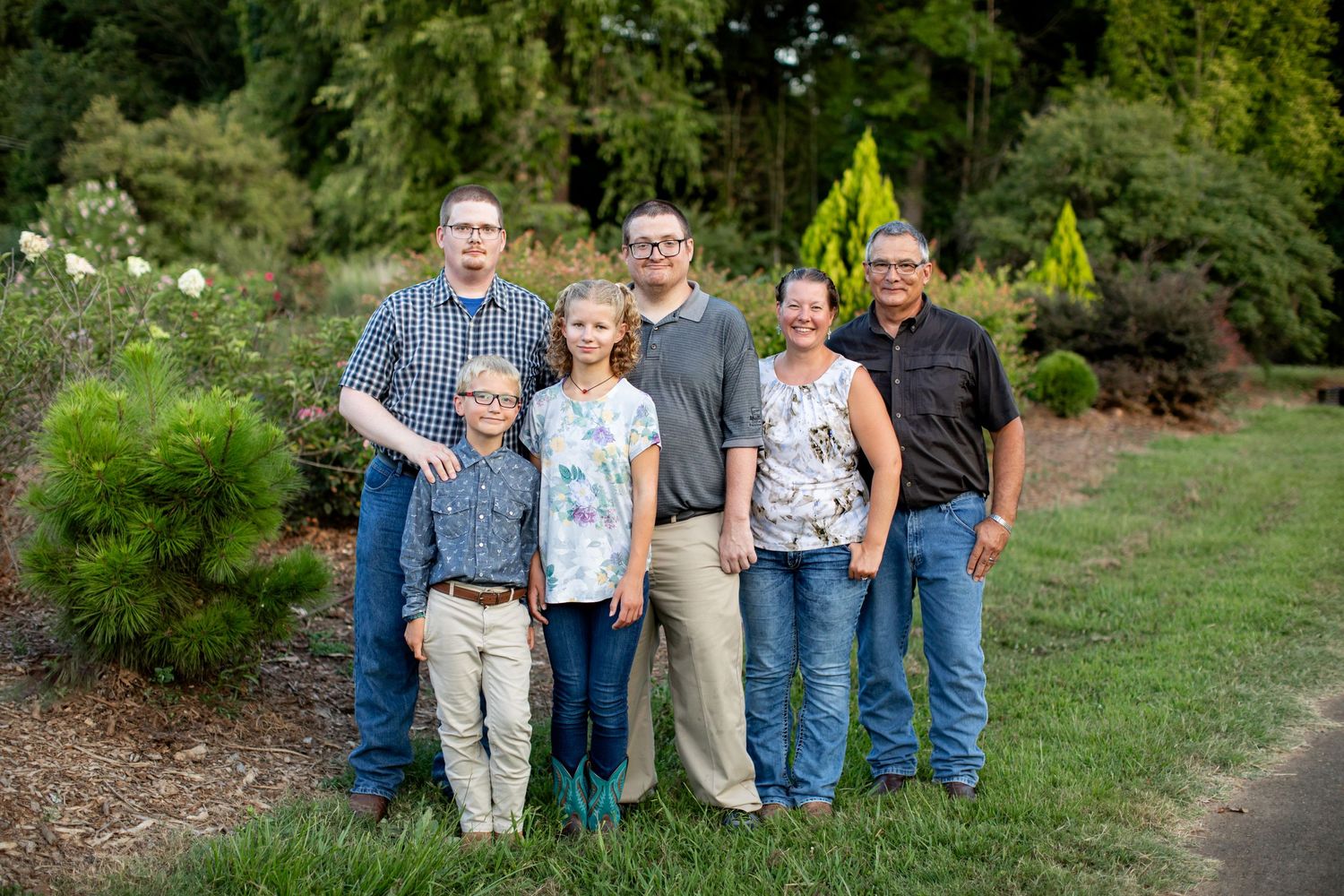 Family of six in SFA's Arboretum by Nacogdoches photographer Emily Joy Photography