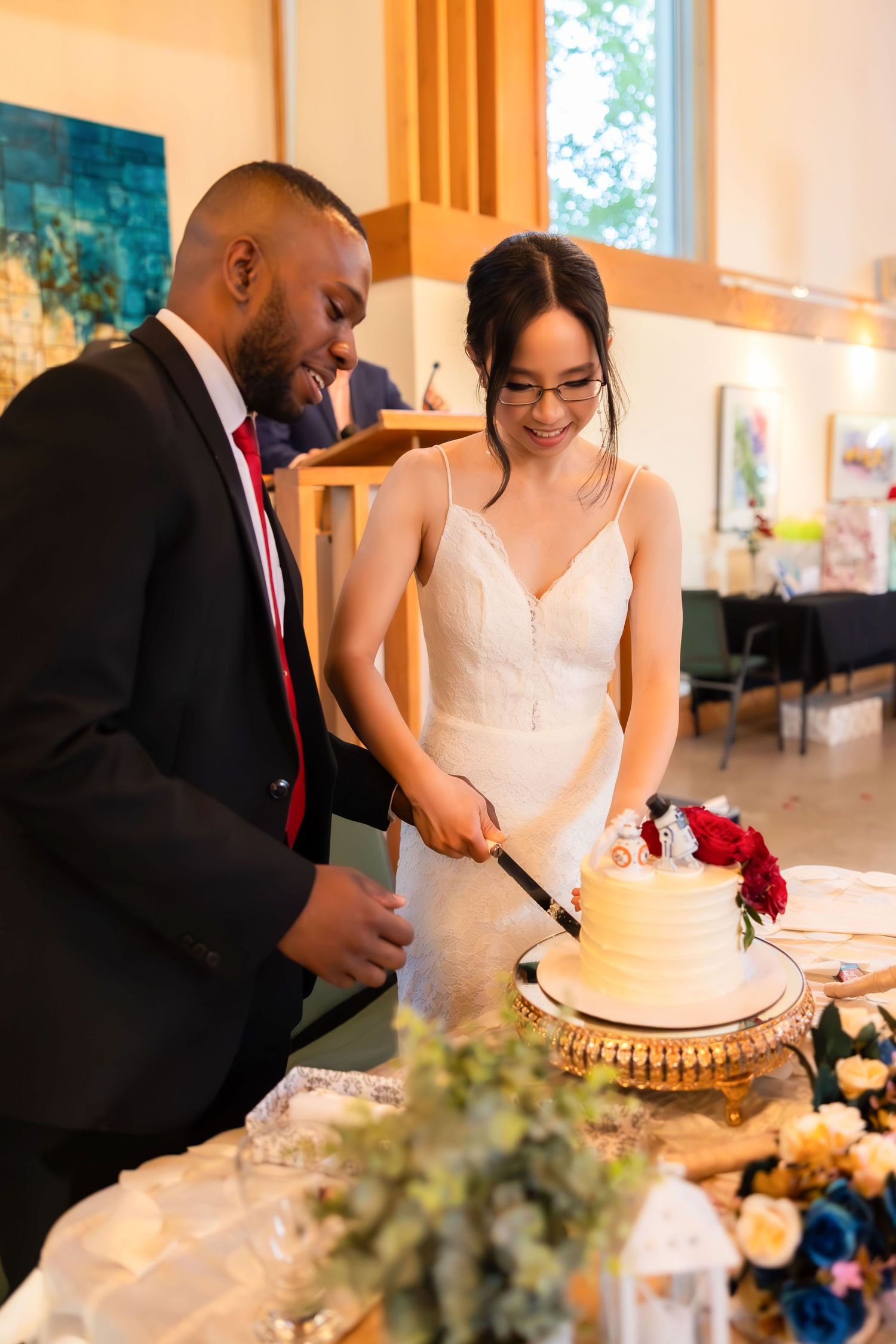wedding cake cutting