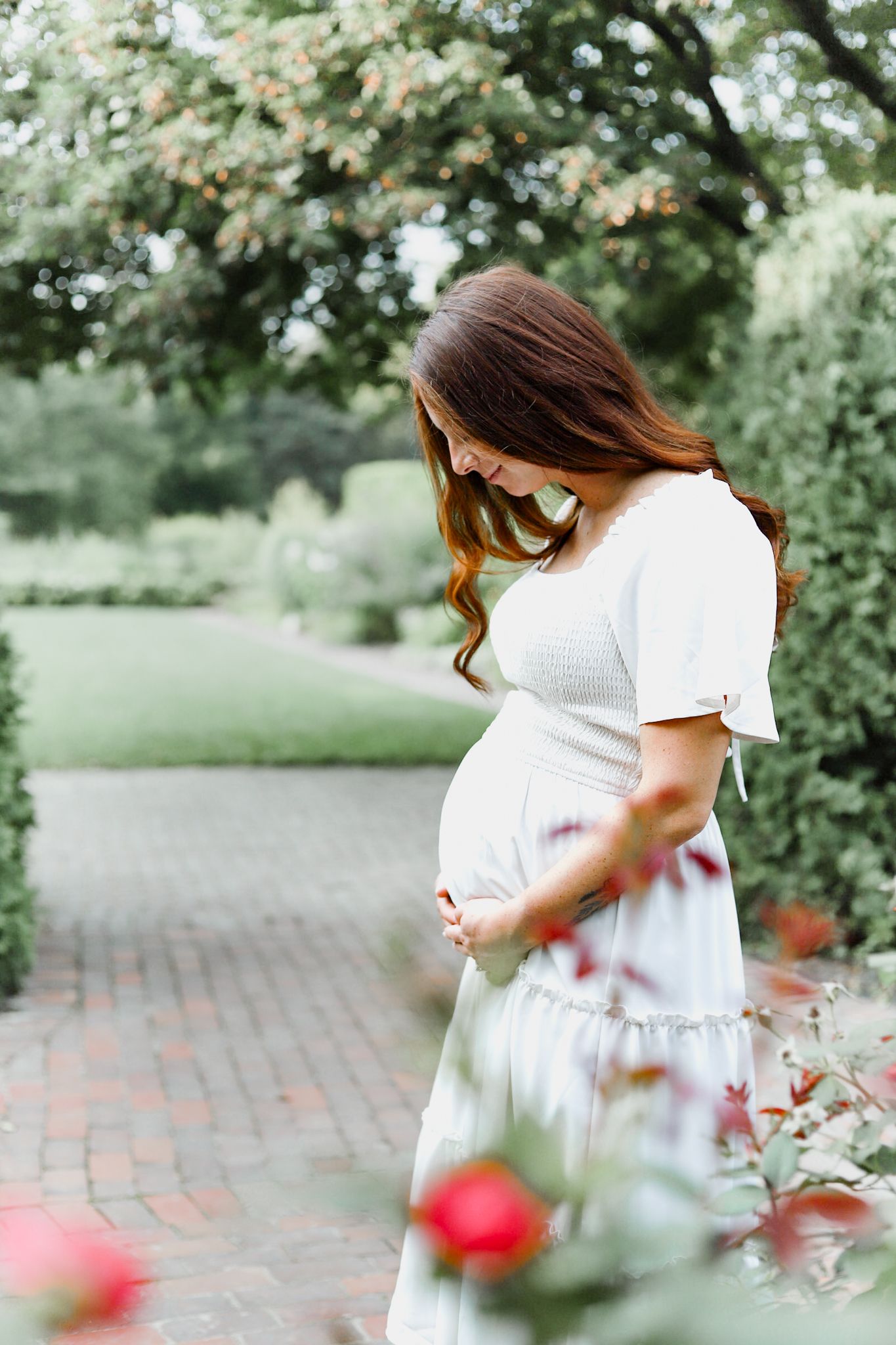 Outdoor maternity photoshoot