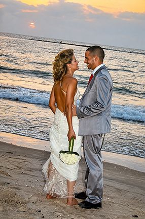 Wedding couple by the sea