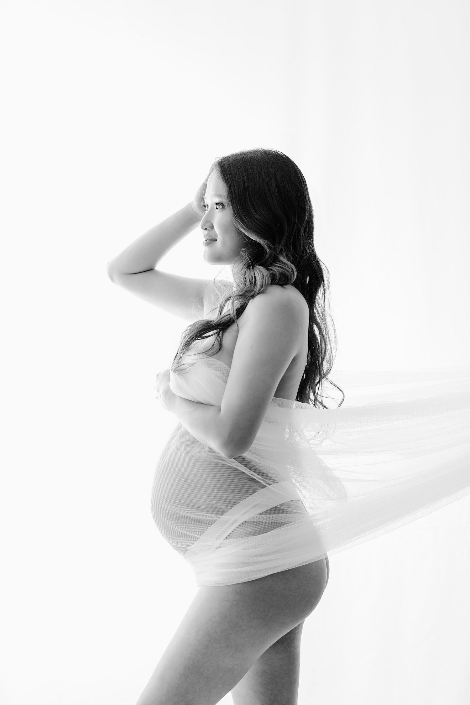 Minimal maternity silhouette portrait in studio, Sydney maternity photographer