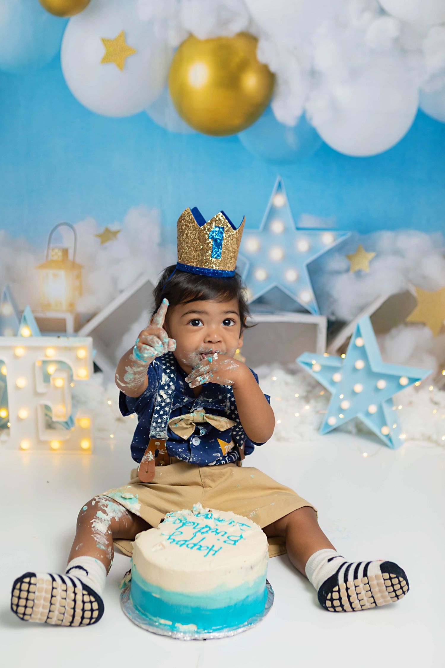 Balloon and cloud themed first birthday