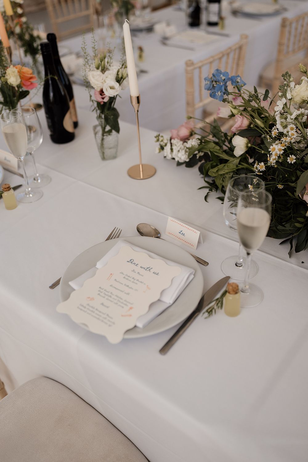 City wedding vibes, bright and colourful wedding table styling.