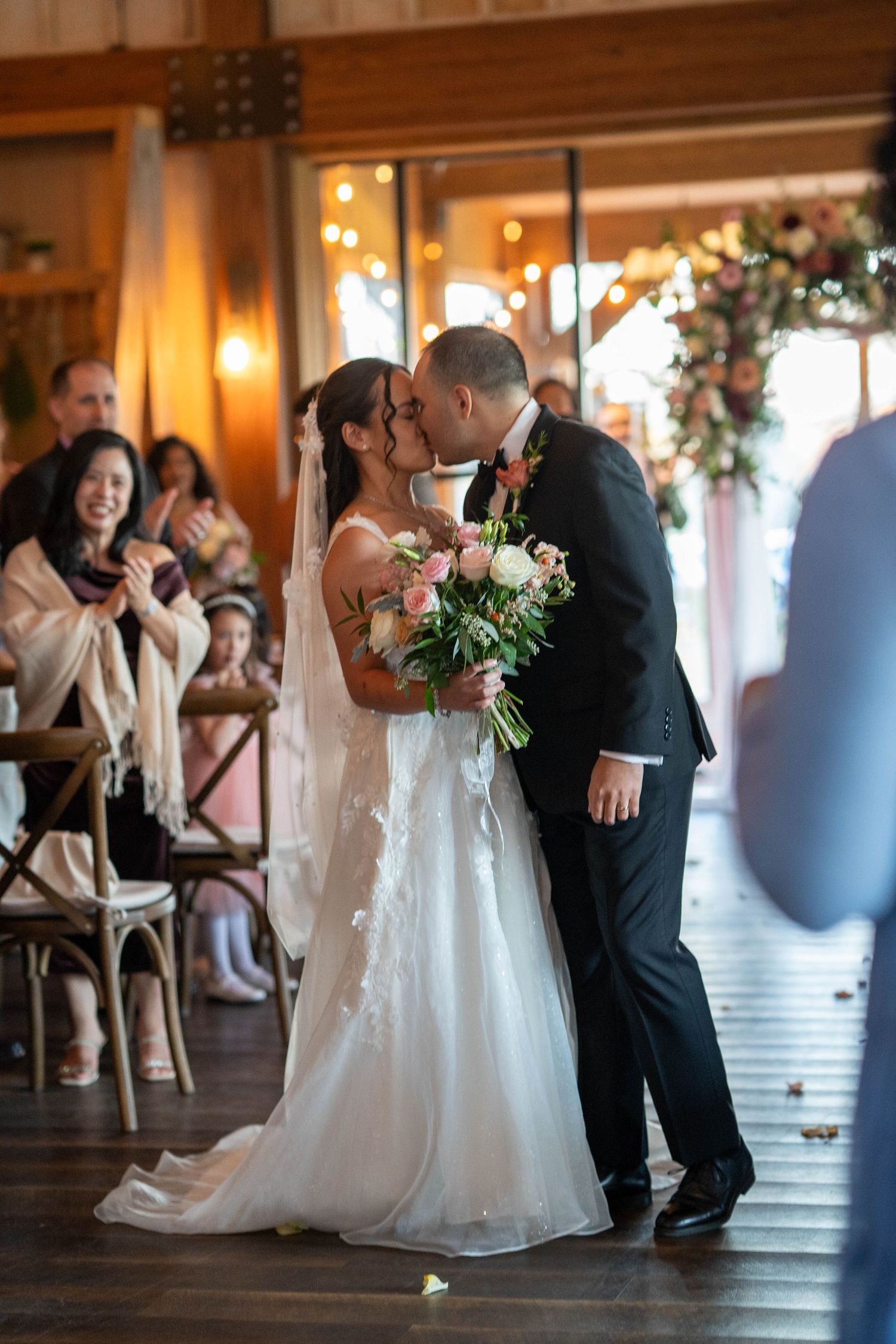 The Red Maple Vineyard, West Park NY Wedding Photography - Lisa Bettencourt Photography