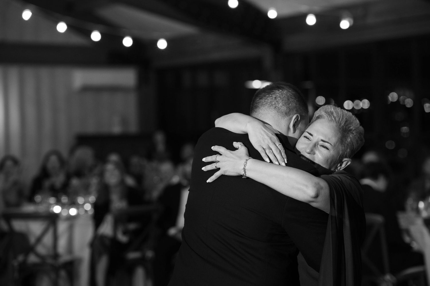 The Red Maple Vineyard, West Park NY Wedding Photography - Lisa Bettencourt Photography