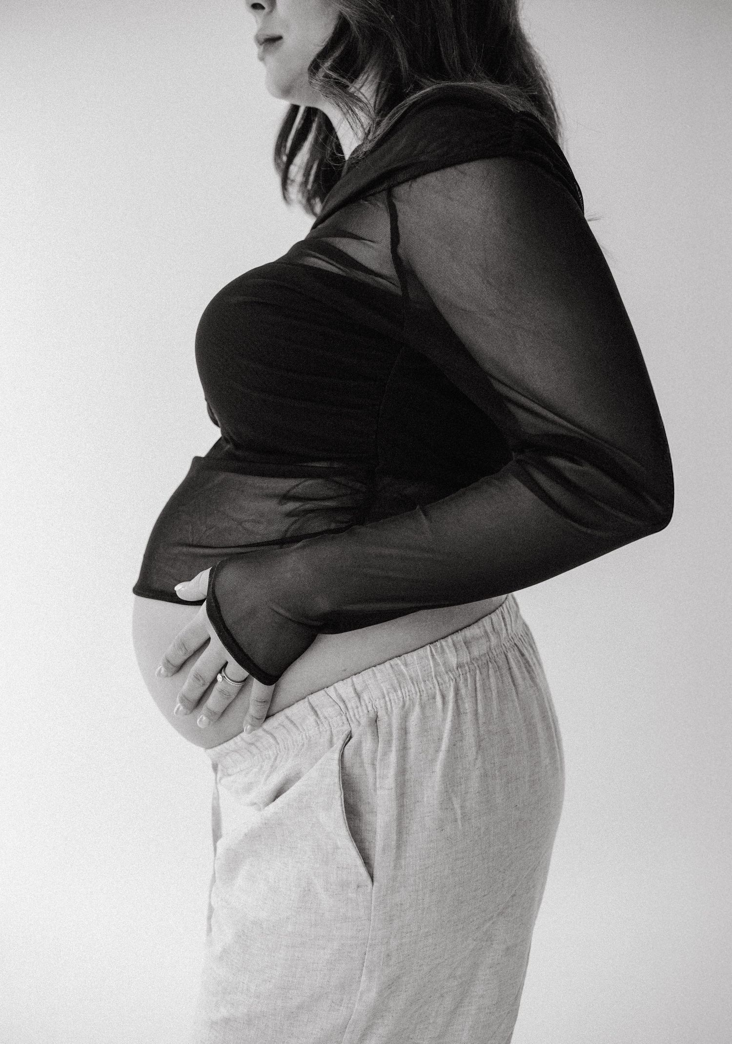 St. Louis lifestyle maternity photographer