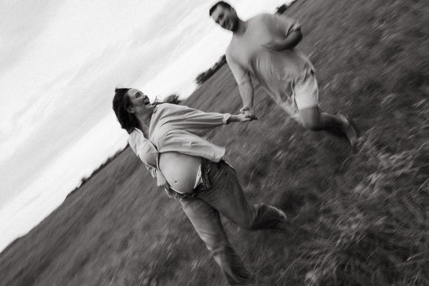 St. Louis lifestyle maternity photographer