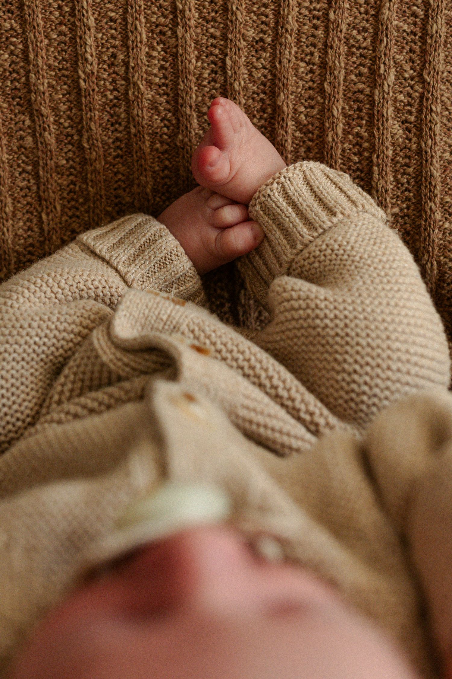 St. Louis lifestyle newborn photographer