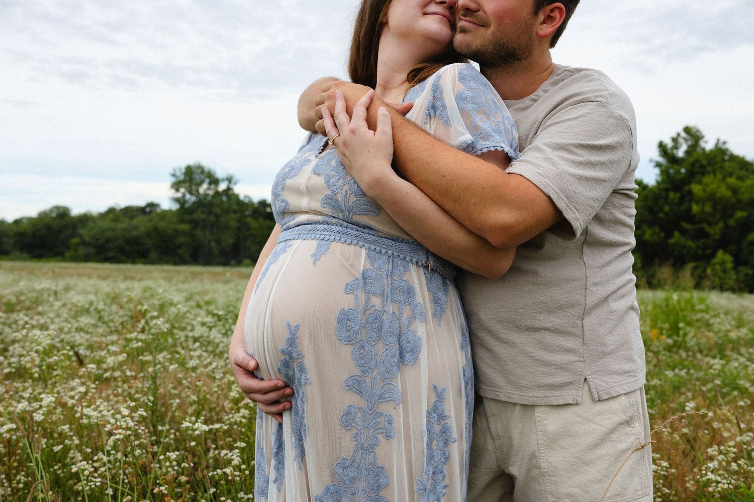 St. Louis lifestyle maternity photographer