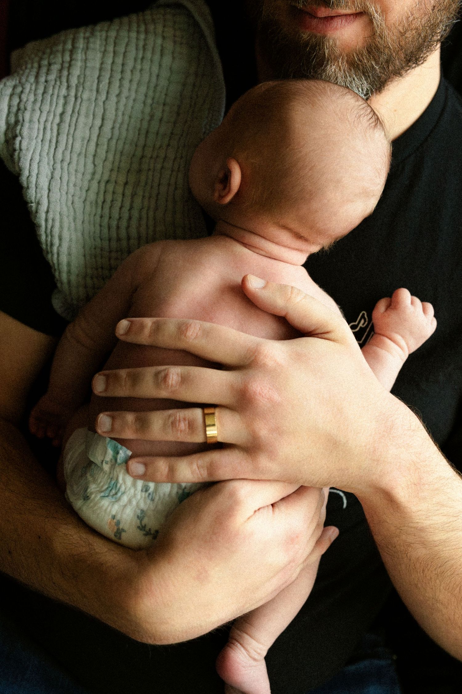 St. Louis lifestyle newborn photographer