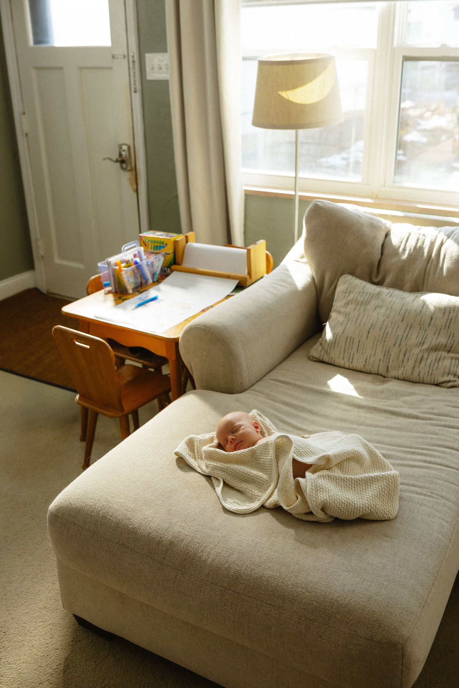 St. Louis lifestyle newborn photographer