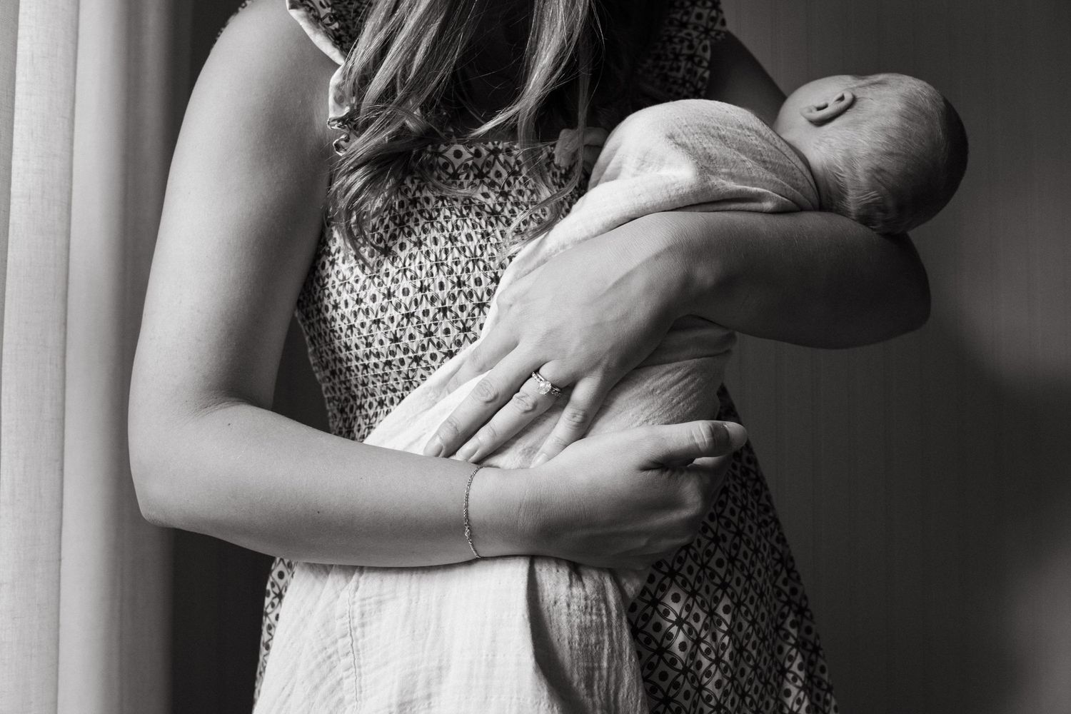 St. Louis lifestyle newborn photographer