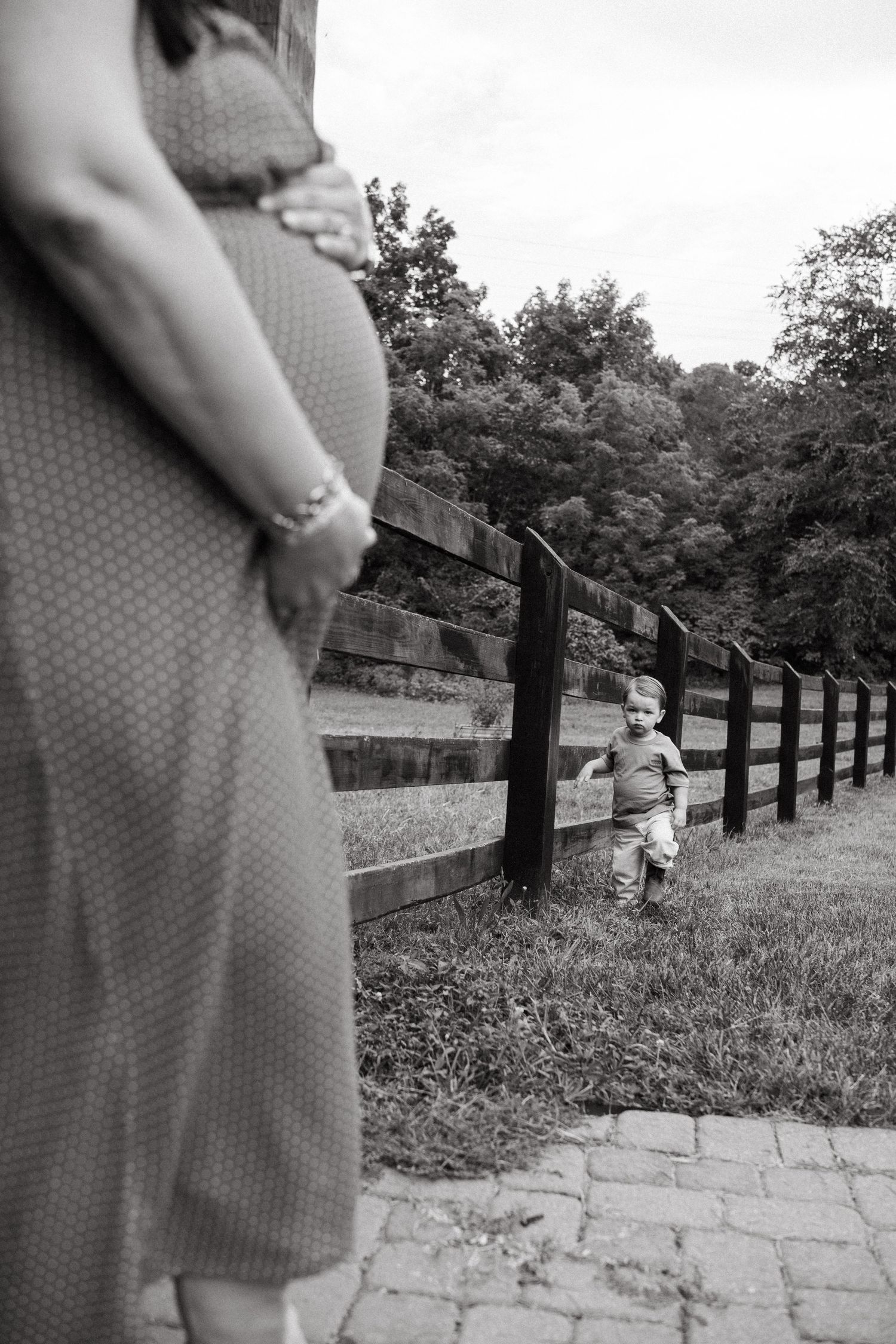 St. Louis lifestyle maternity photographer
