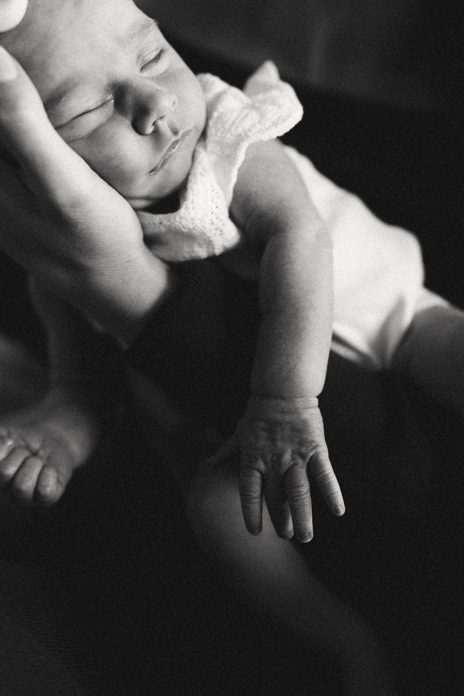 St. Louis lifestyle newborn photographer