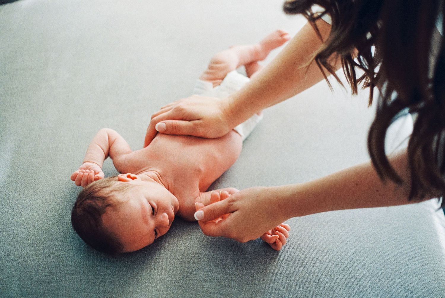 St. Louis lifestyle newborn photographer