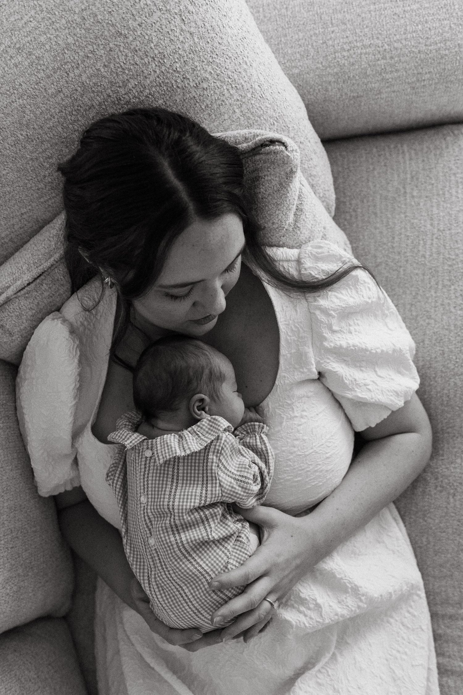 St. Louis lifestyle newborn photographer
