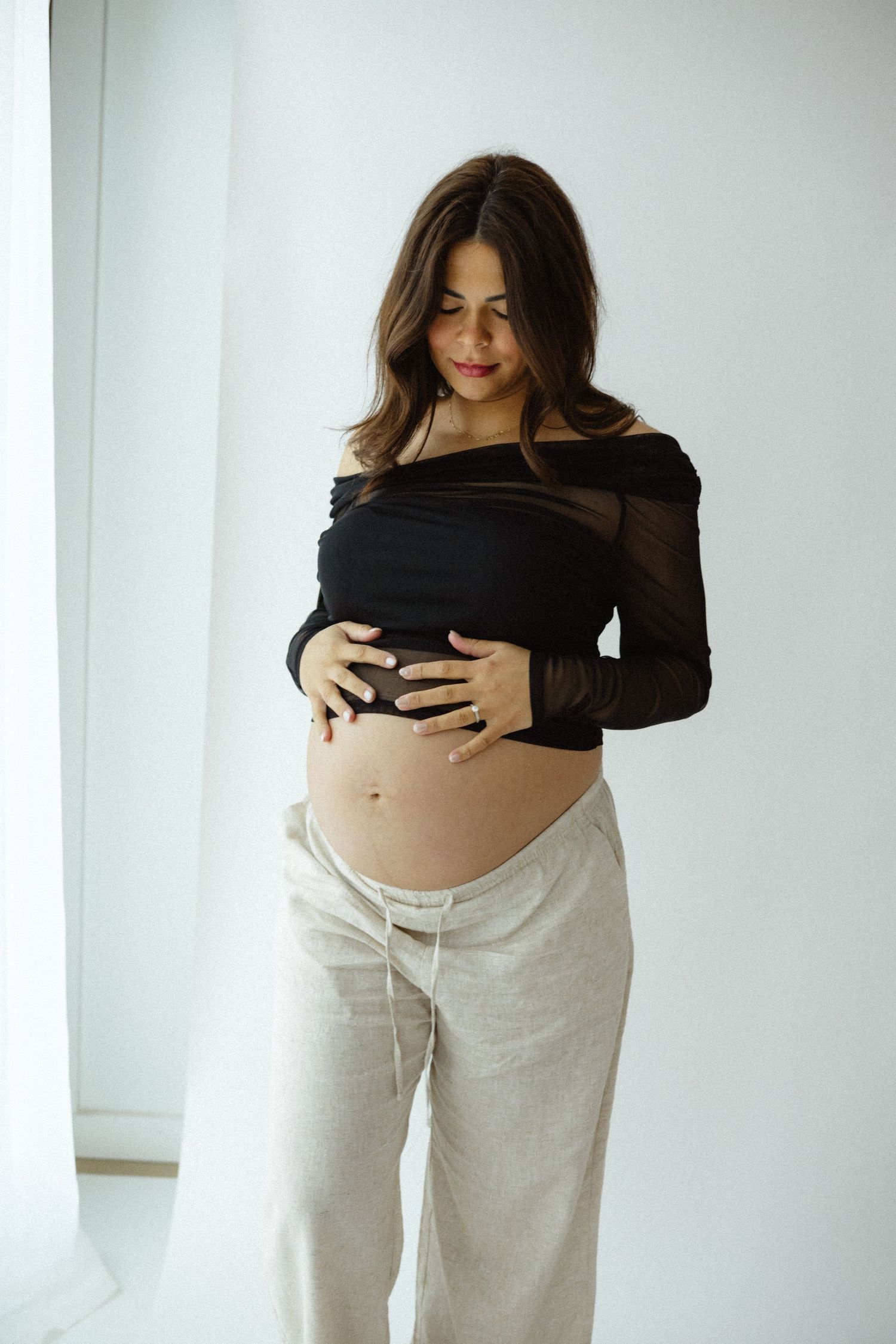 St. Louis lifestyle maternity photographer