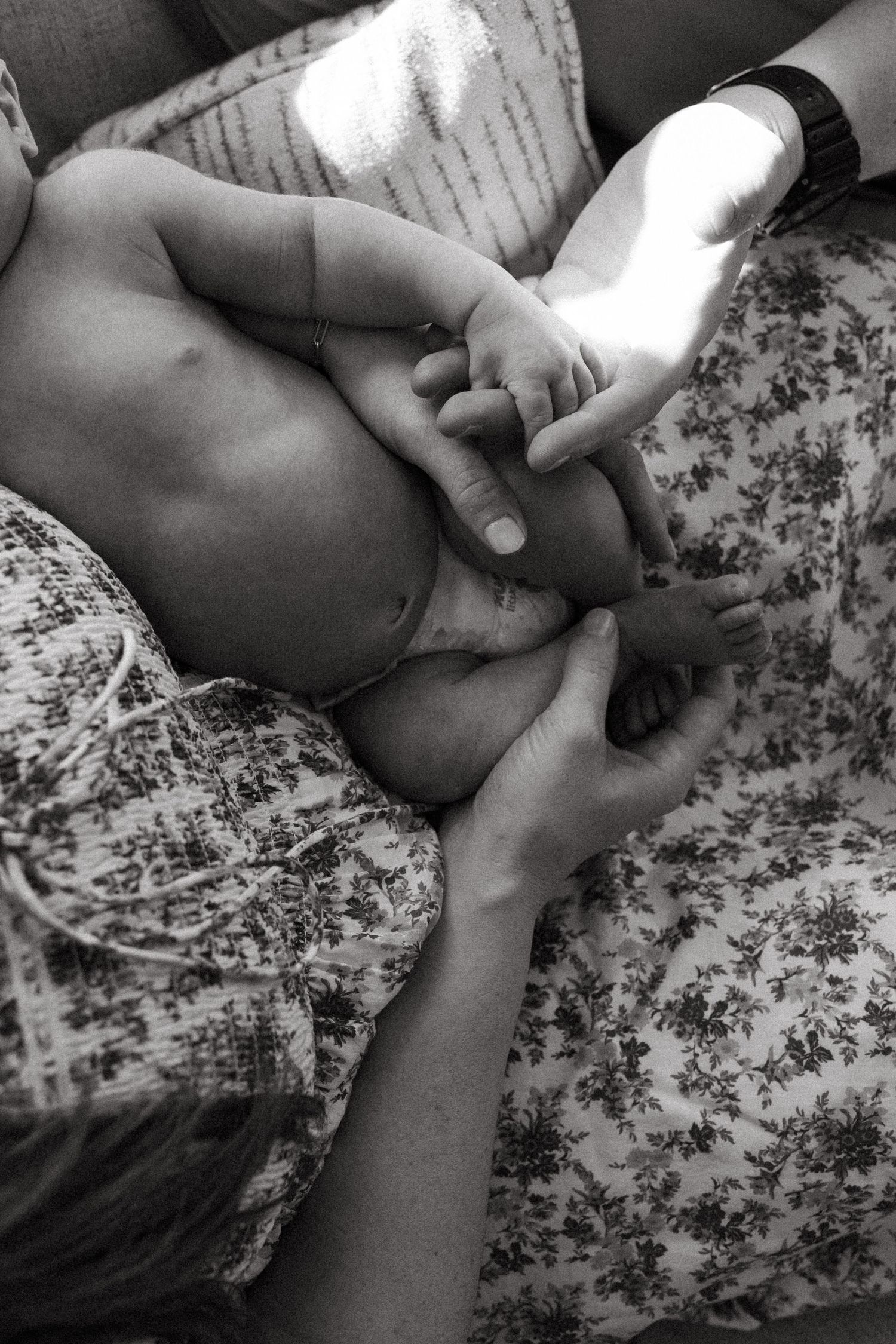 St. Louis lifestyle newborn photographer