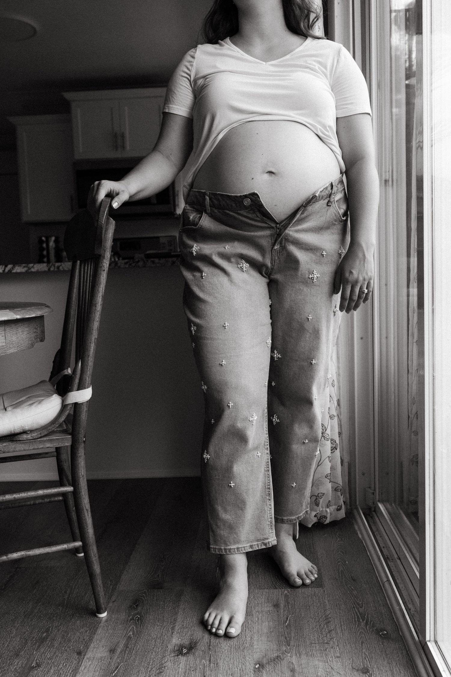 St. Louis lifestyle maternity photographer