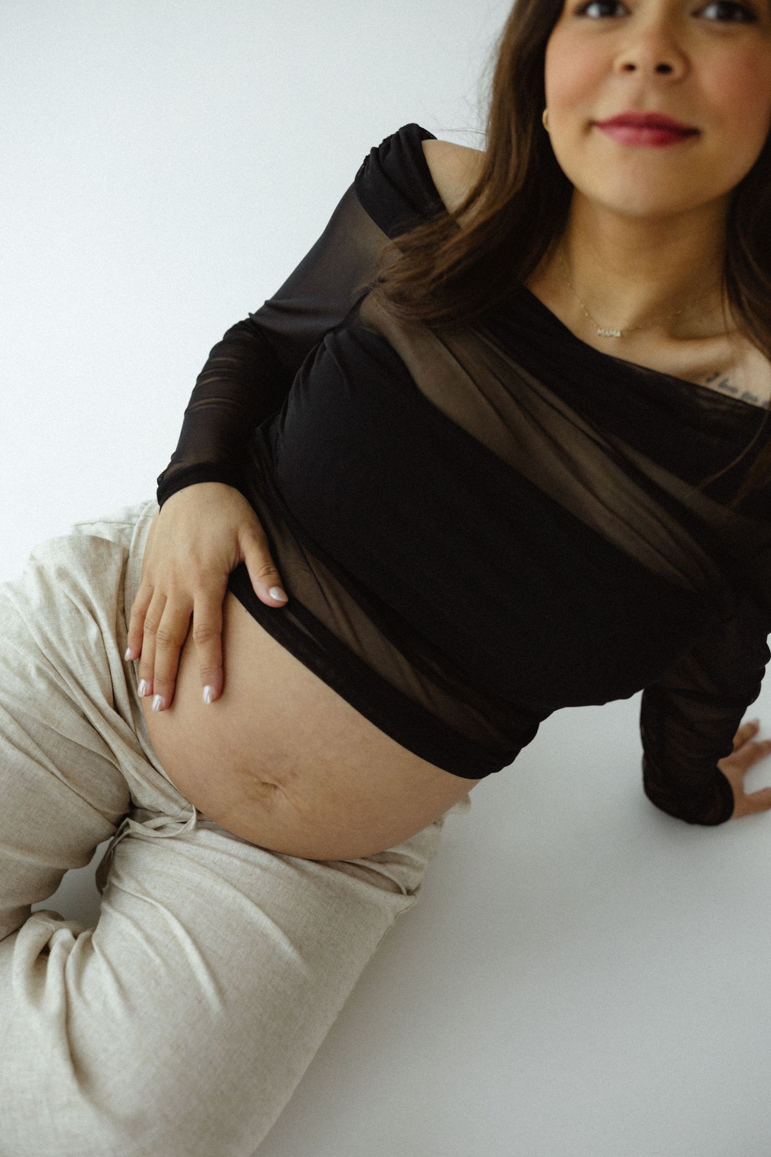 St. Louis lifestyle maternity photographer
