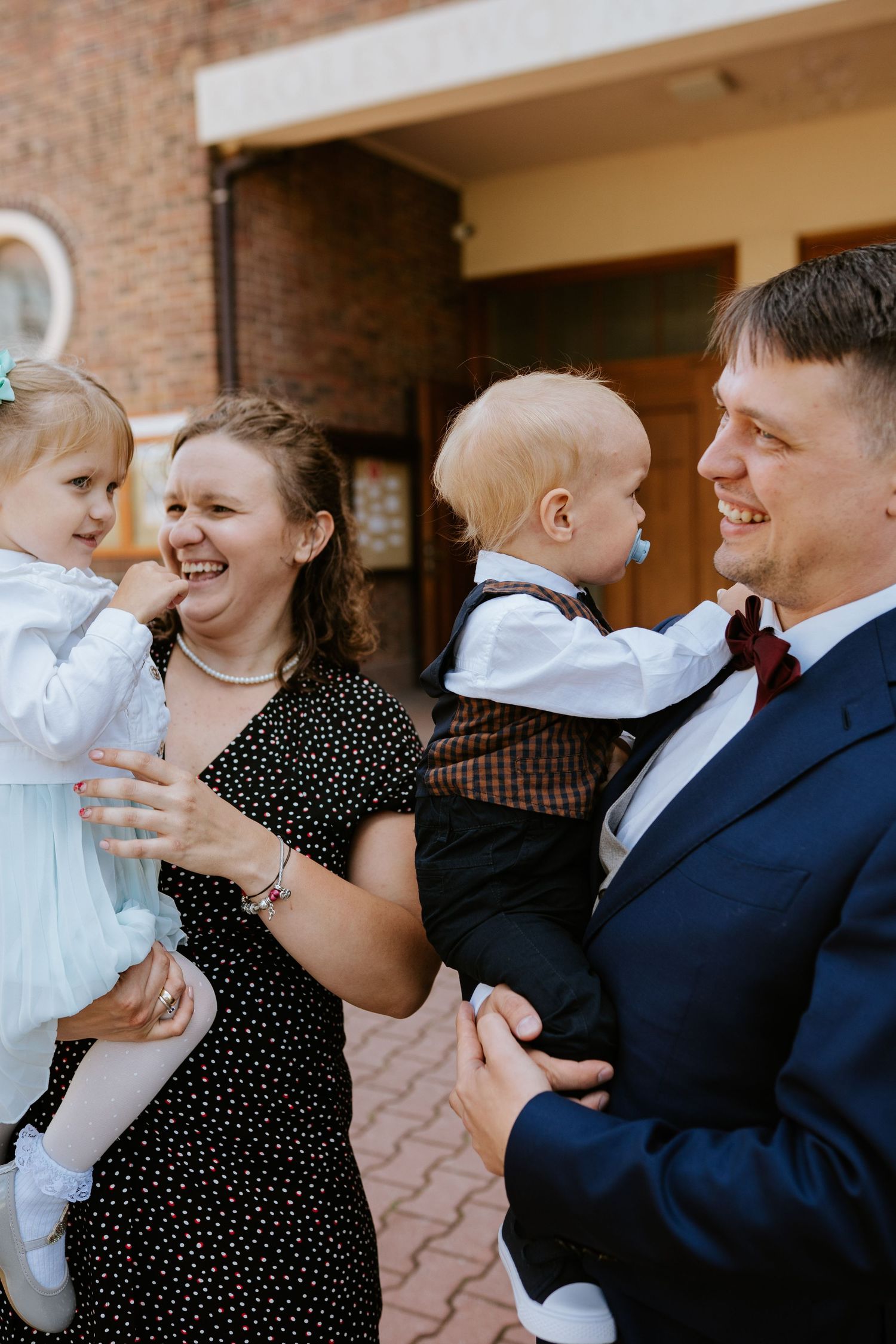 Fotograf chrzest święty Katowice zdjęcia chrzest święty reportaż fotograficzny z chrztu zdjęcia chrzest Katowice fotograf rodzinny Śląsk