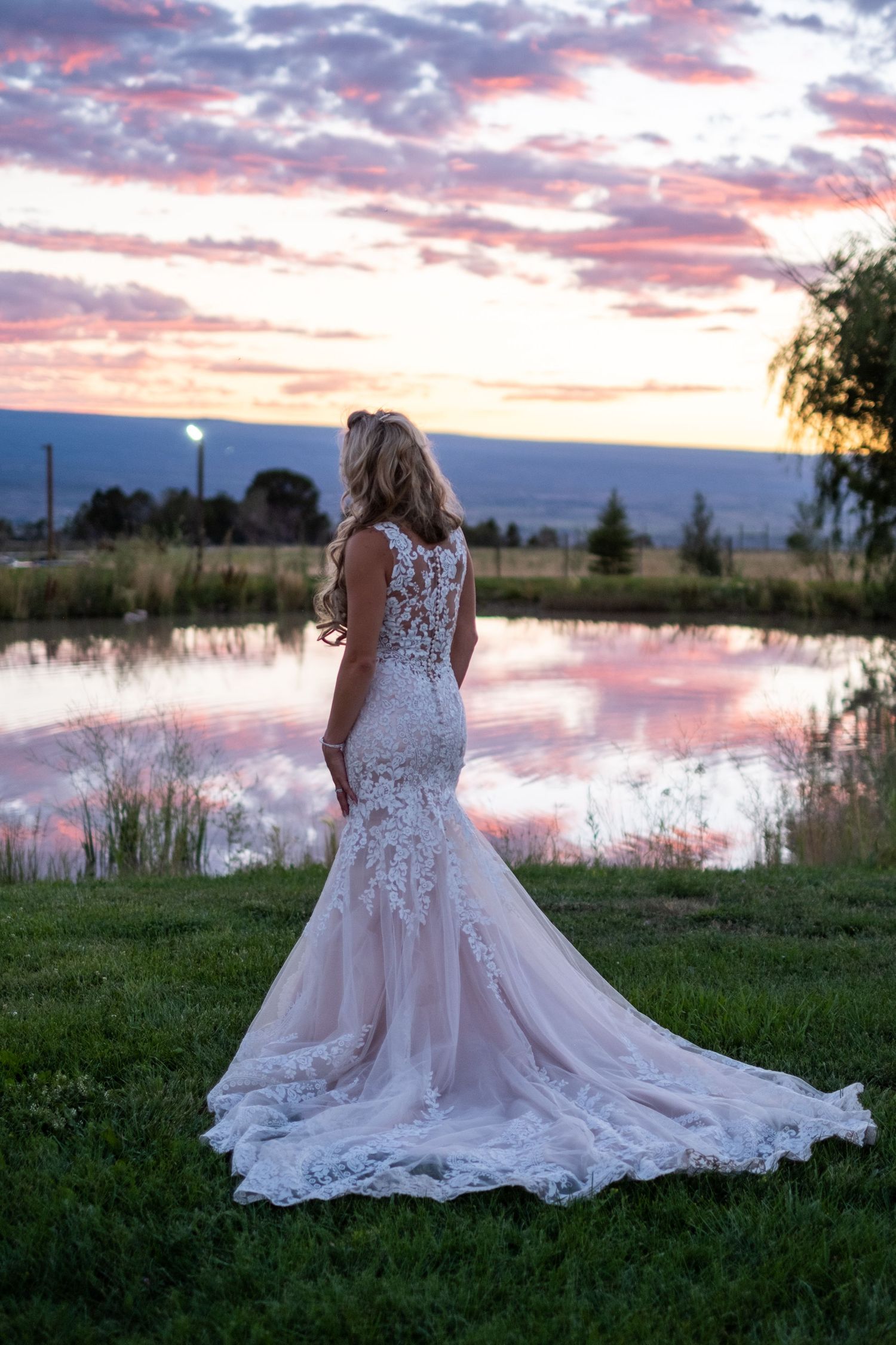 Antler Ridge Montrose Wedding Photography
Grand Junction, Colorado Documentary Wedding Photographer