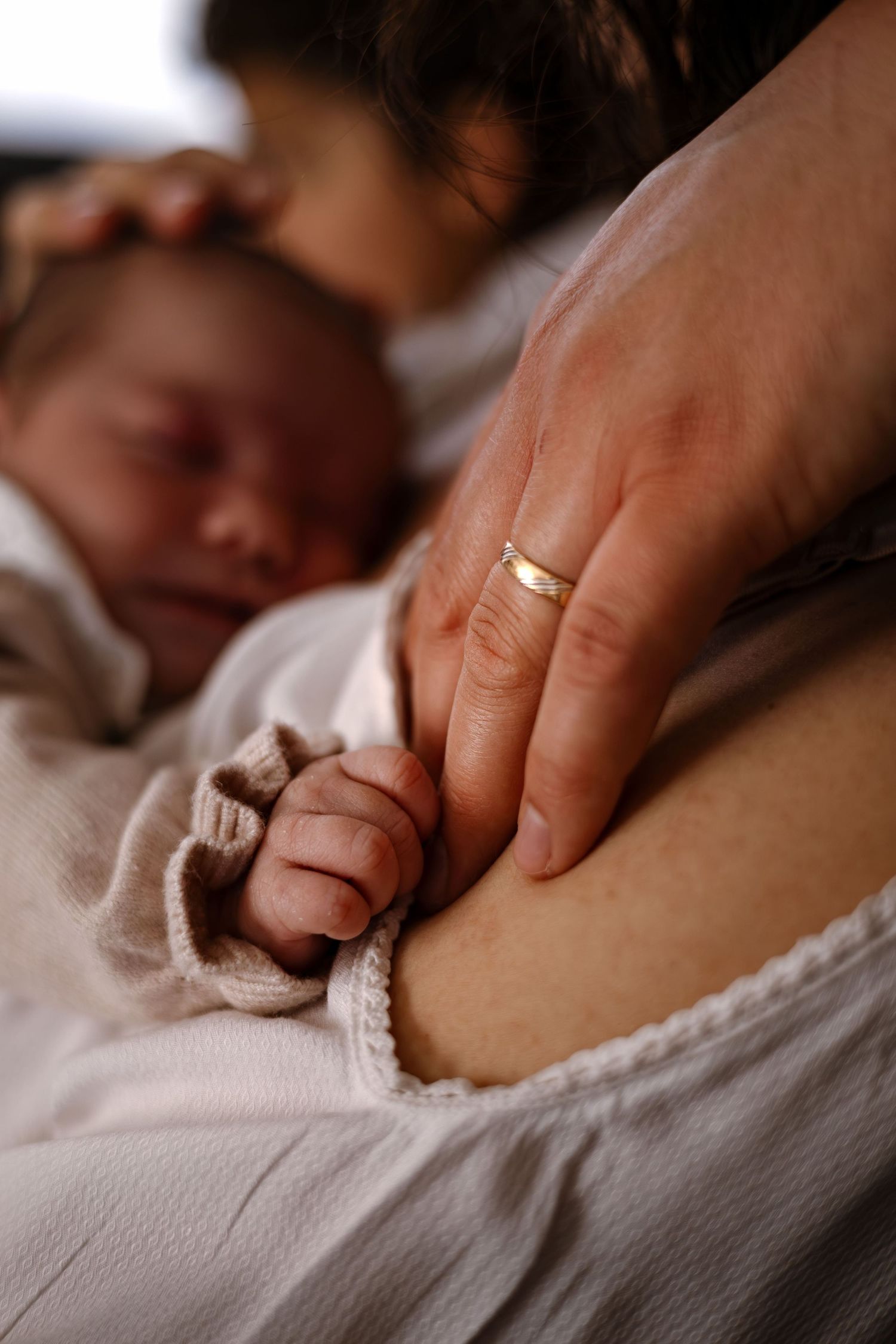 Séance naissance en extérieur à Langon La Réole Bazas – photographe nouveau né