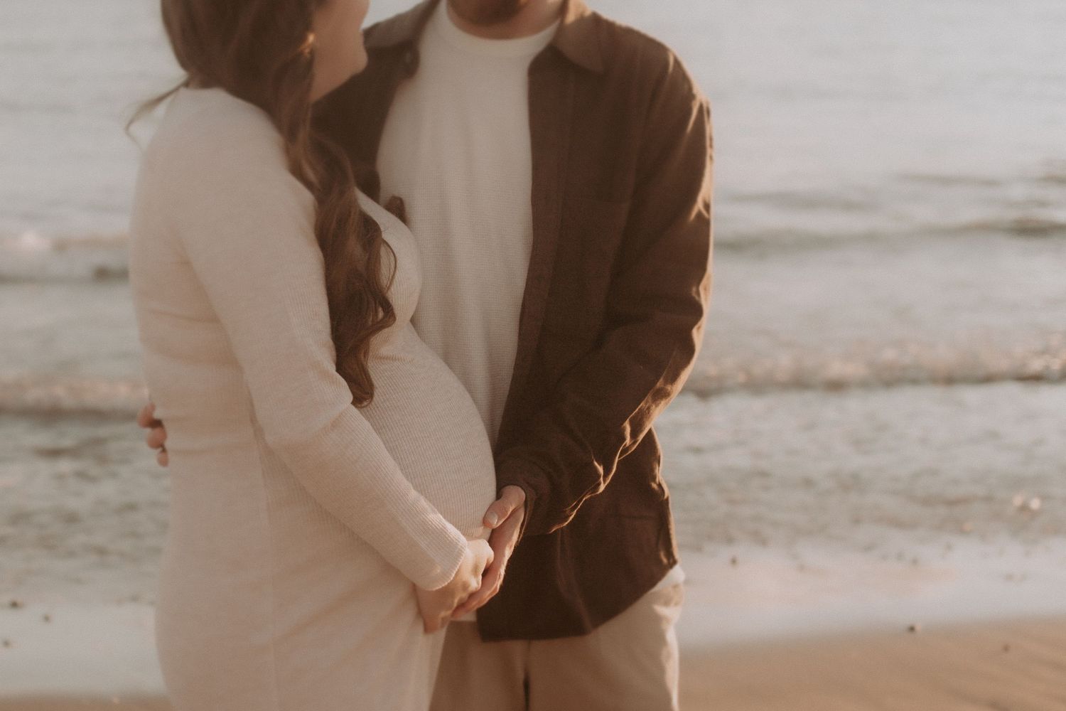 Bowmanville, Ontario maternity session - 10 things your doctor never told you about giving birth.