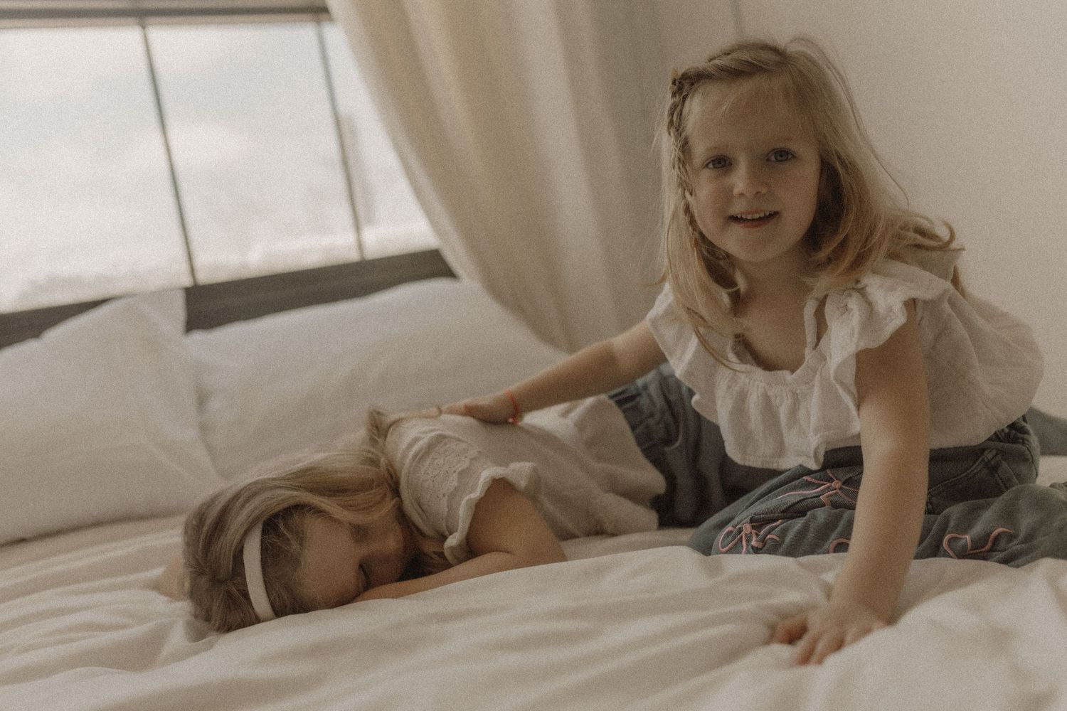 Displaying your photos in a loose leaf style by Newtonville, ON family photographer
