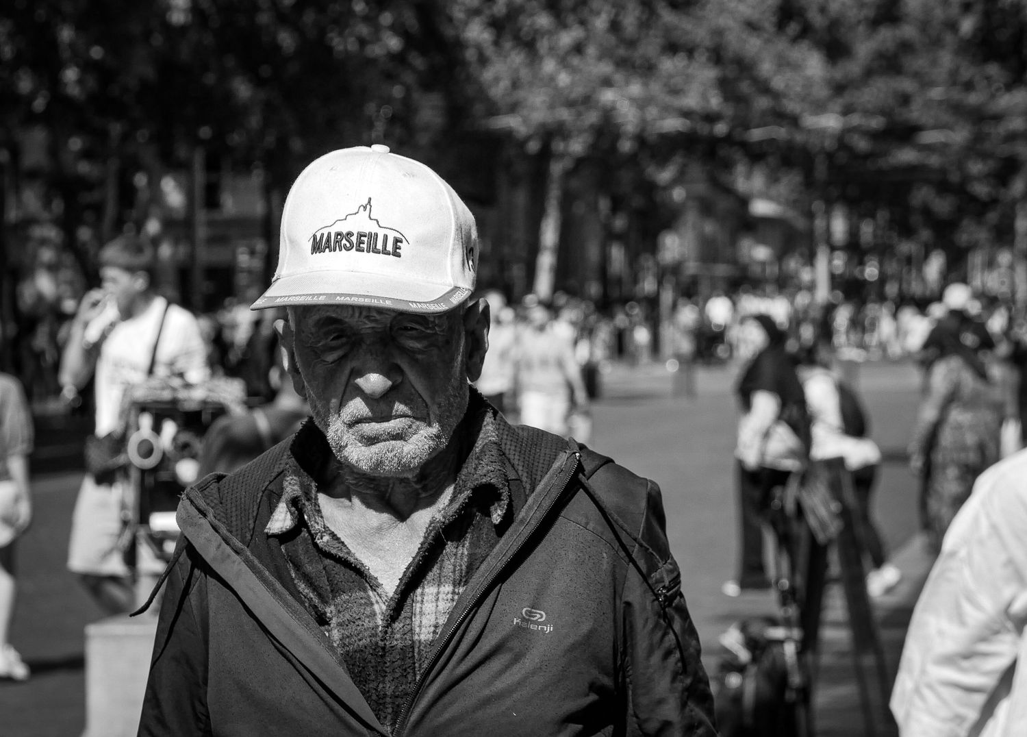 Elderly man on the streets of MArseille.