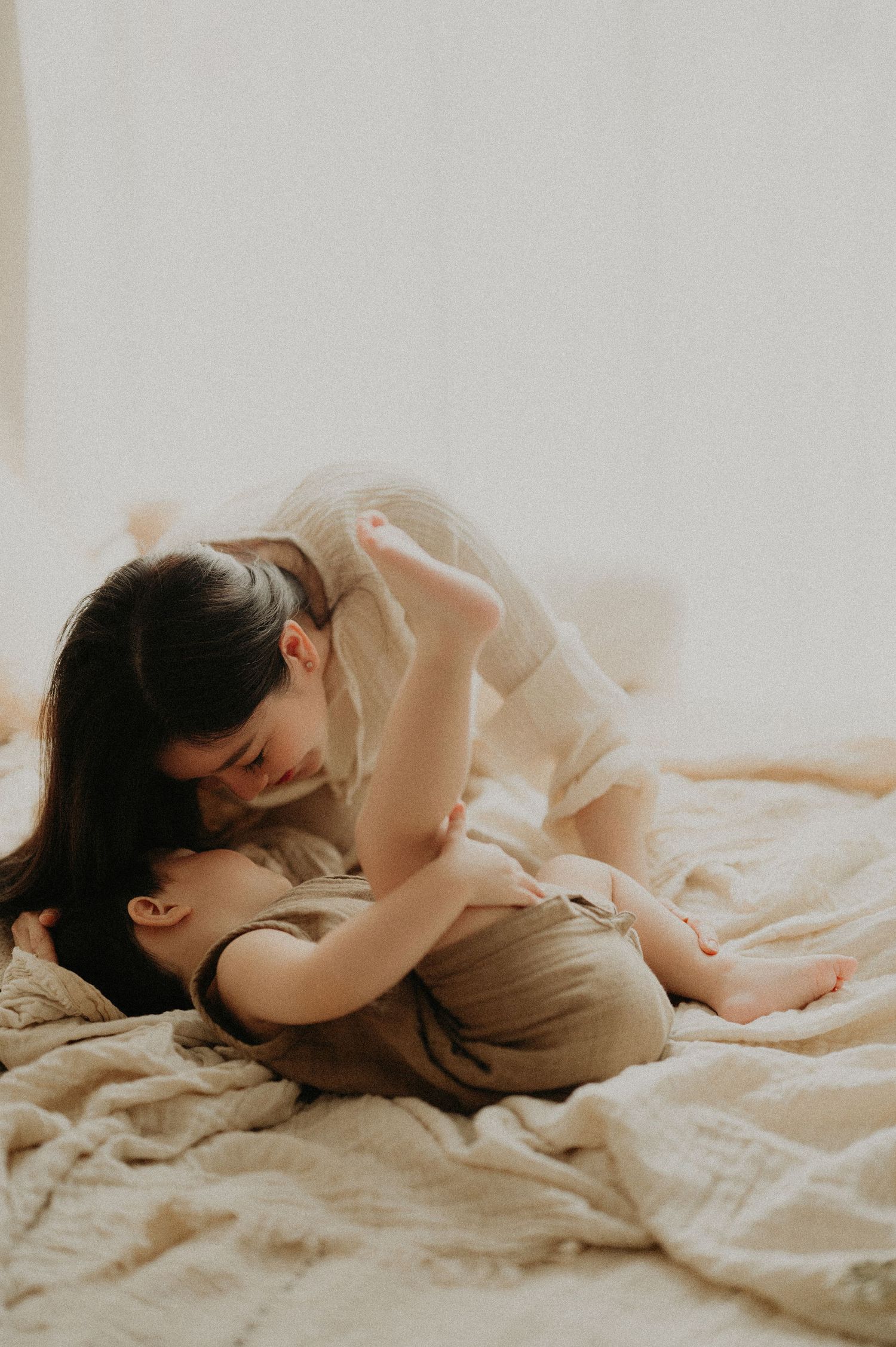 Based in Singapore. Timeless, heartfelt photography for maternity, newborn, babies, parenthood, families, and life’s beautiful moments.