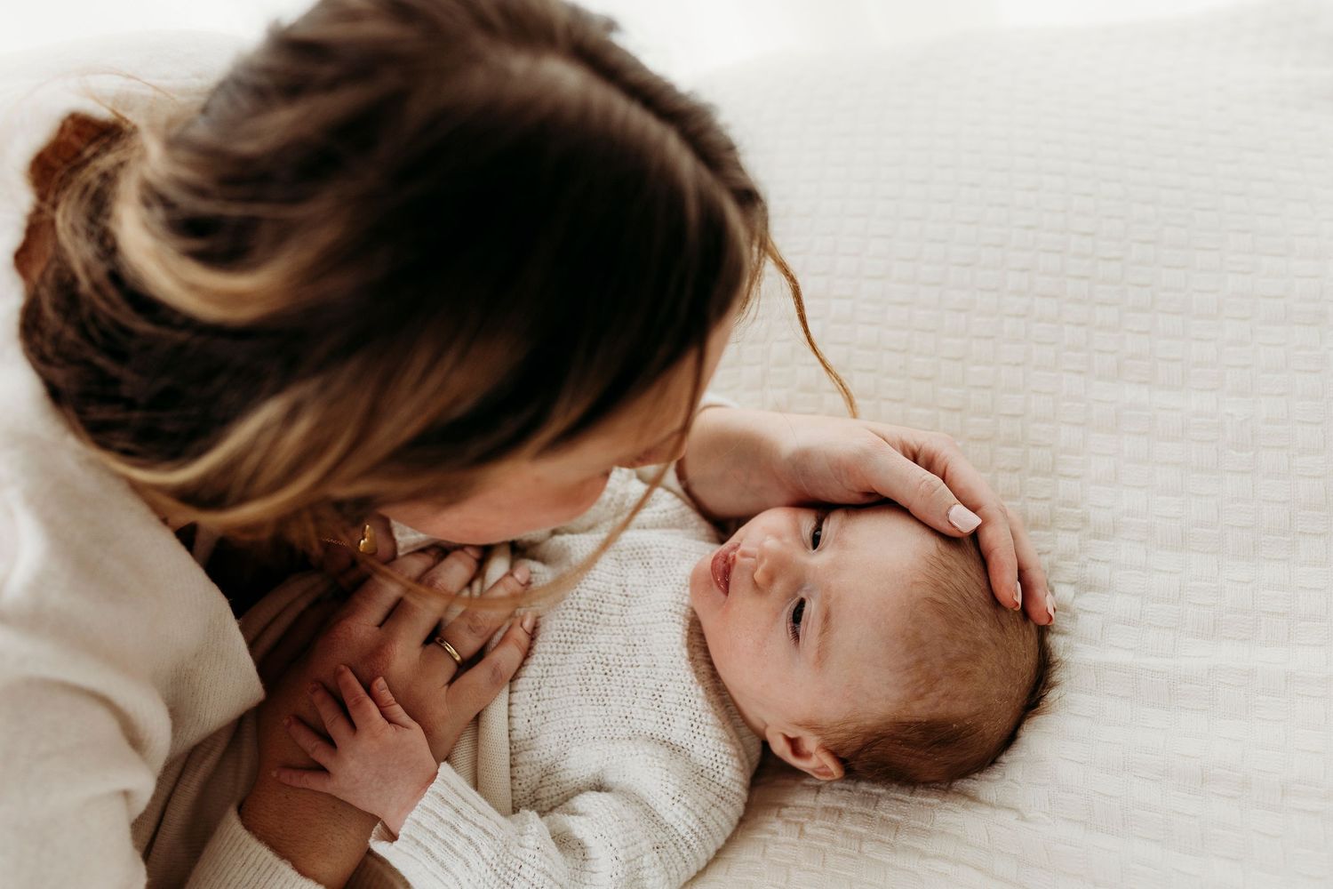 Newborn fotoshoot studio Soest – zachte en natuurlijke newborn fotografie