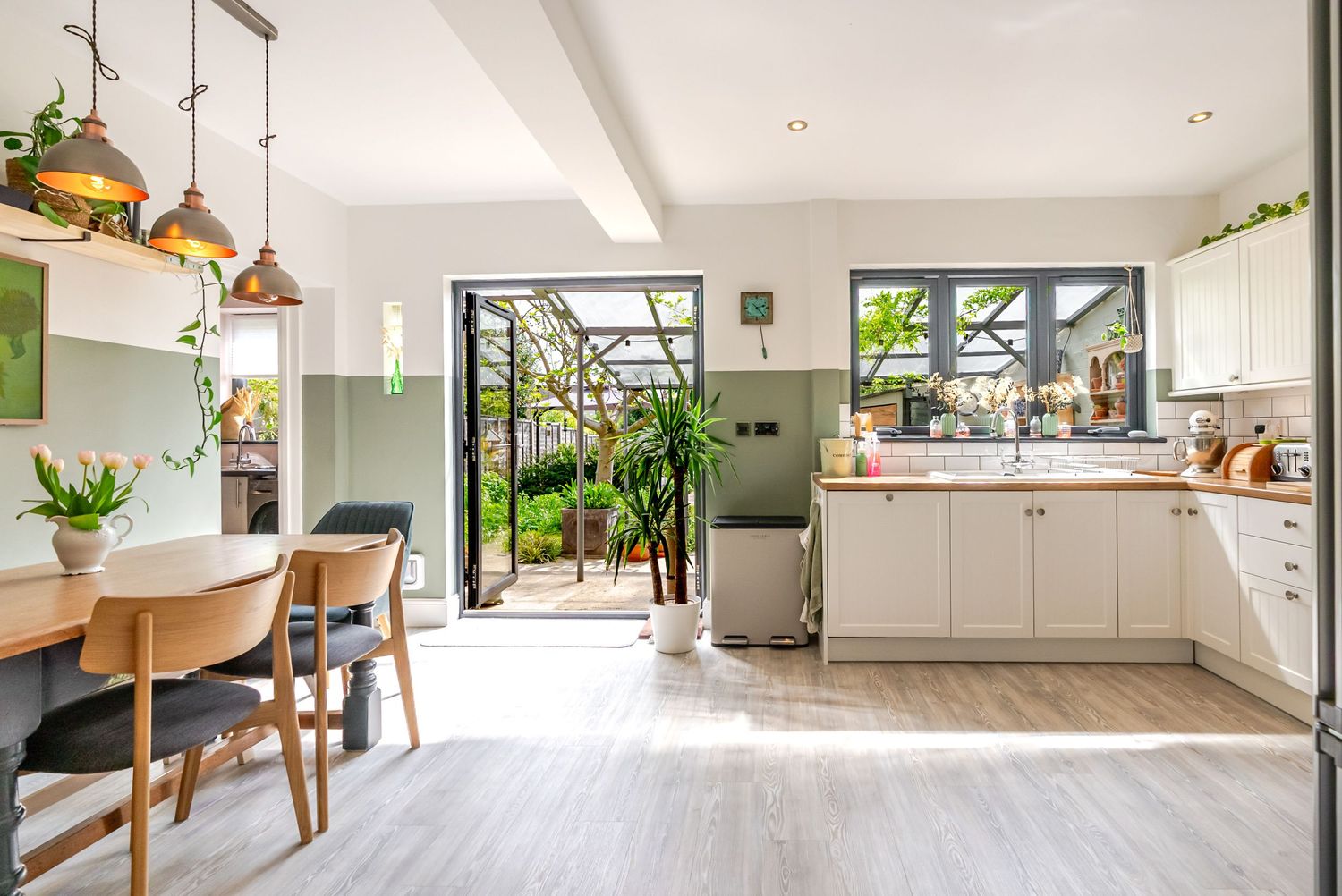 Local estate agent photographer in Cambridgeshire capturing bright interiors.
