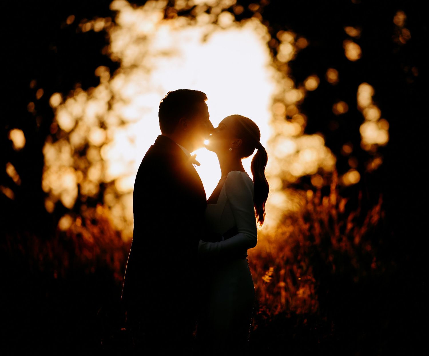 Sunset silhouette photo ideas in Cambridge with natural light.