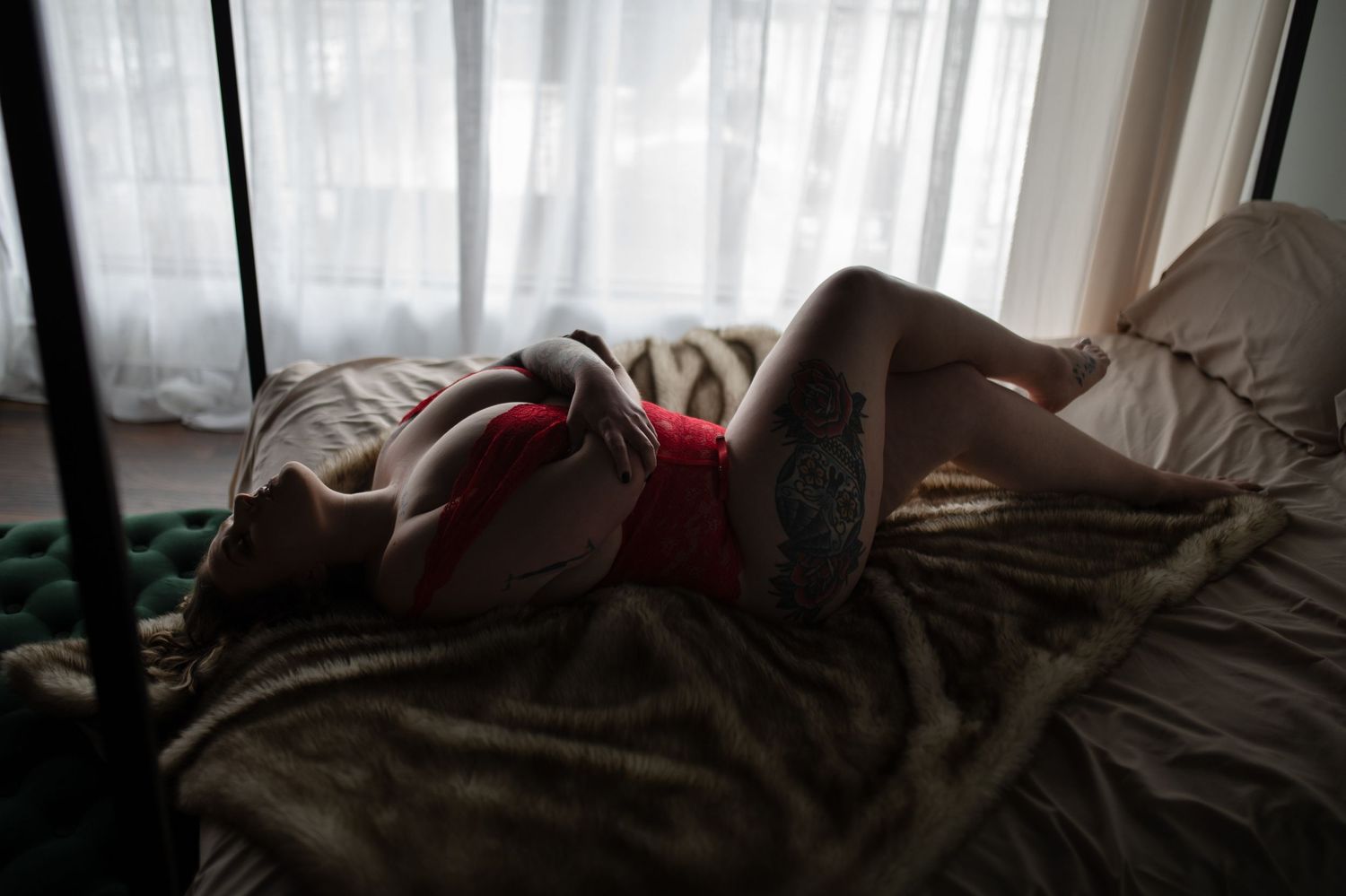 boudoir photographer columbia mo, luxury boudoir photographer missouri, mid missouri boudoir studio, women’s boudoir photography