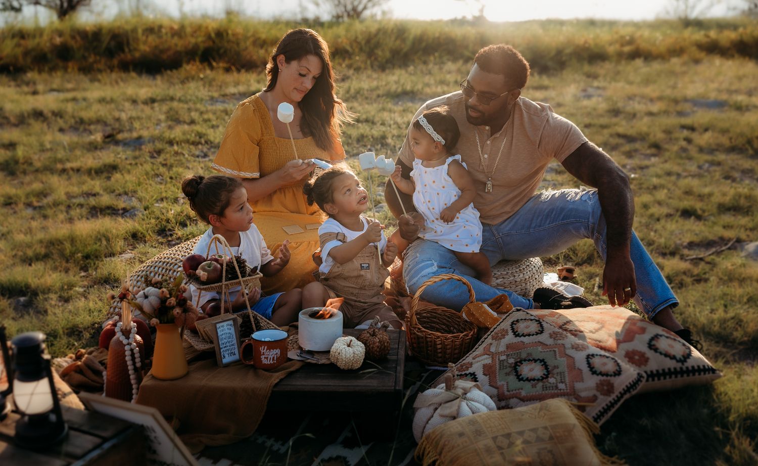 Killeen family photographer capturing outdoor picnic session with children