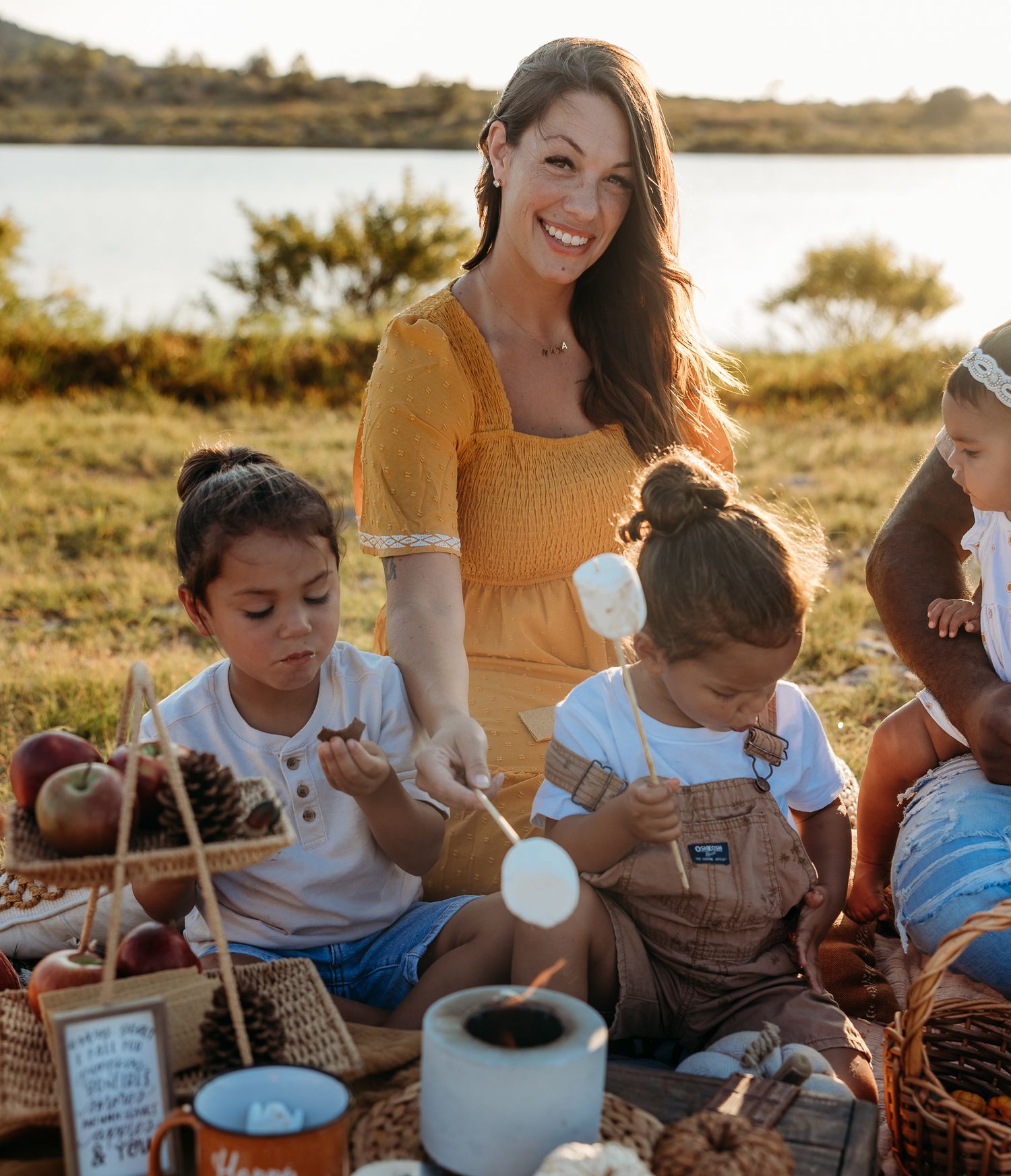 Killeen family photographer capturing outdoor picnic session with children