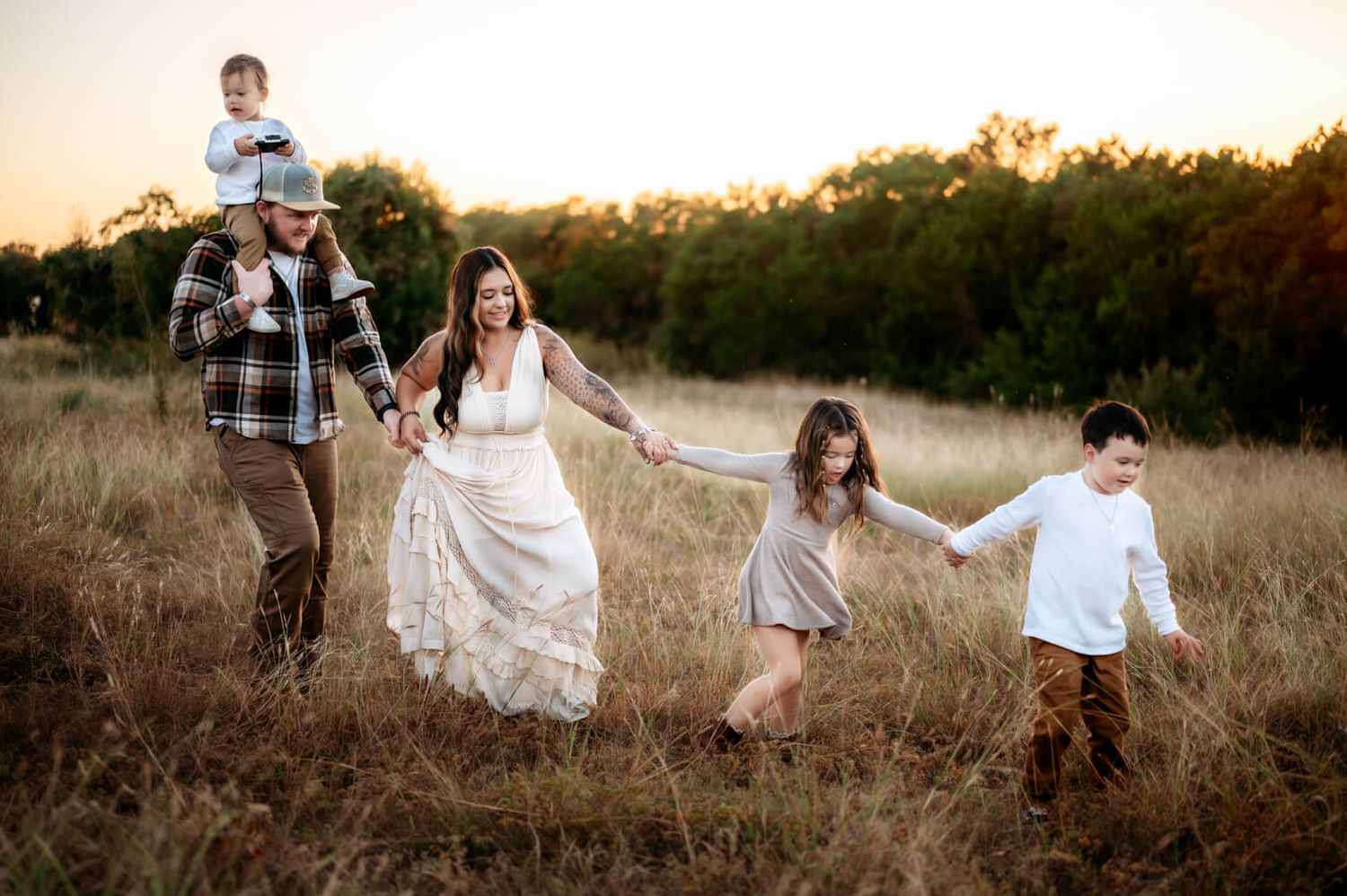 Belton TX family photographer capturing sunset field session