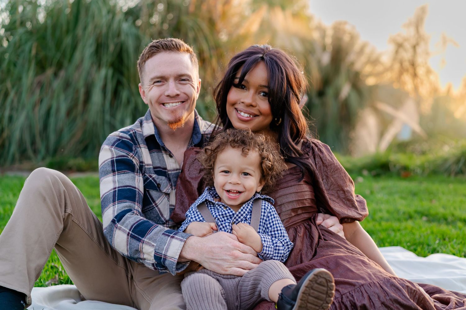the perfect family photo of a family of 3 taken in Oakdale, CA