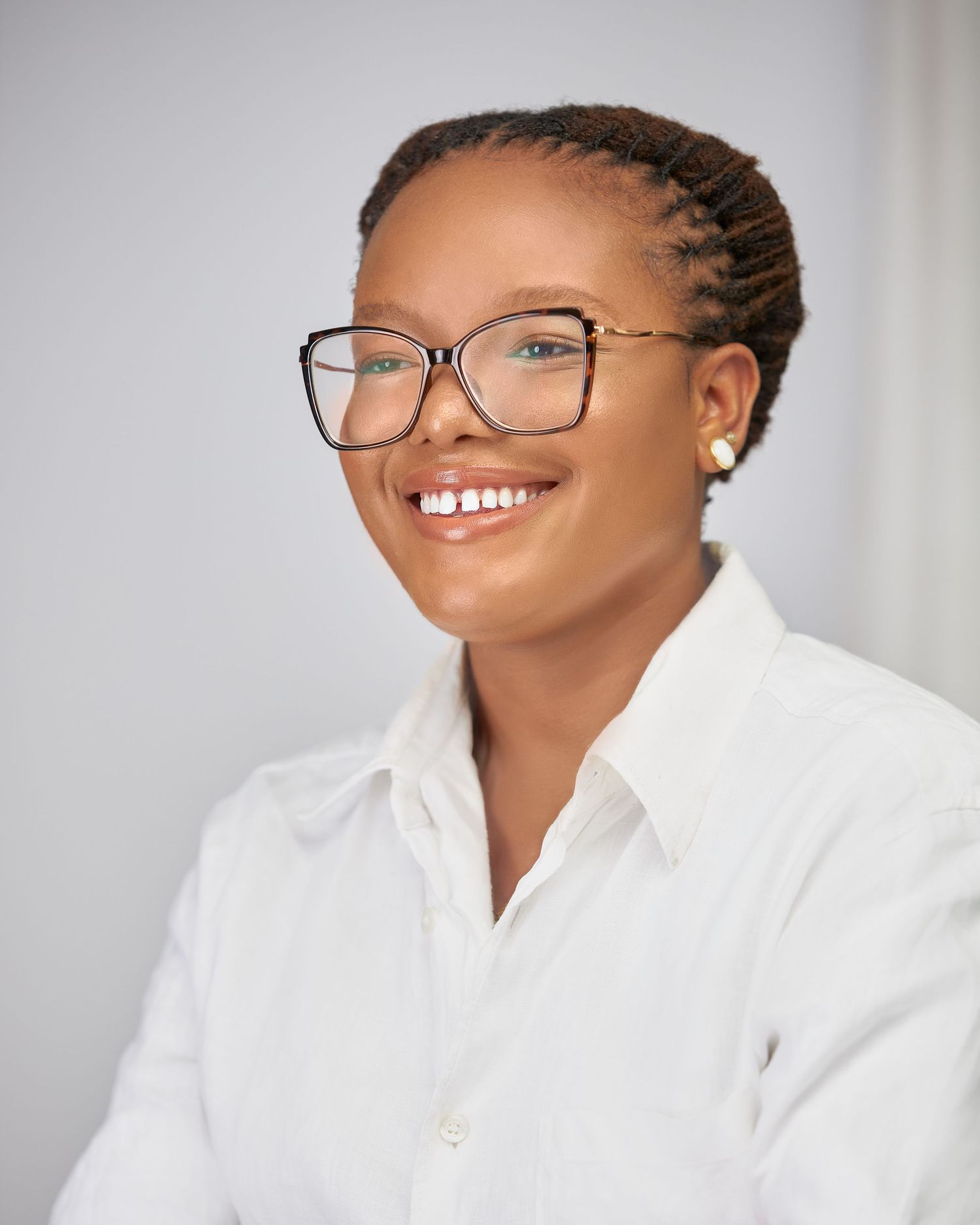 headshot of photographer, photographer headshot, female photographer