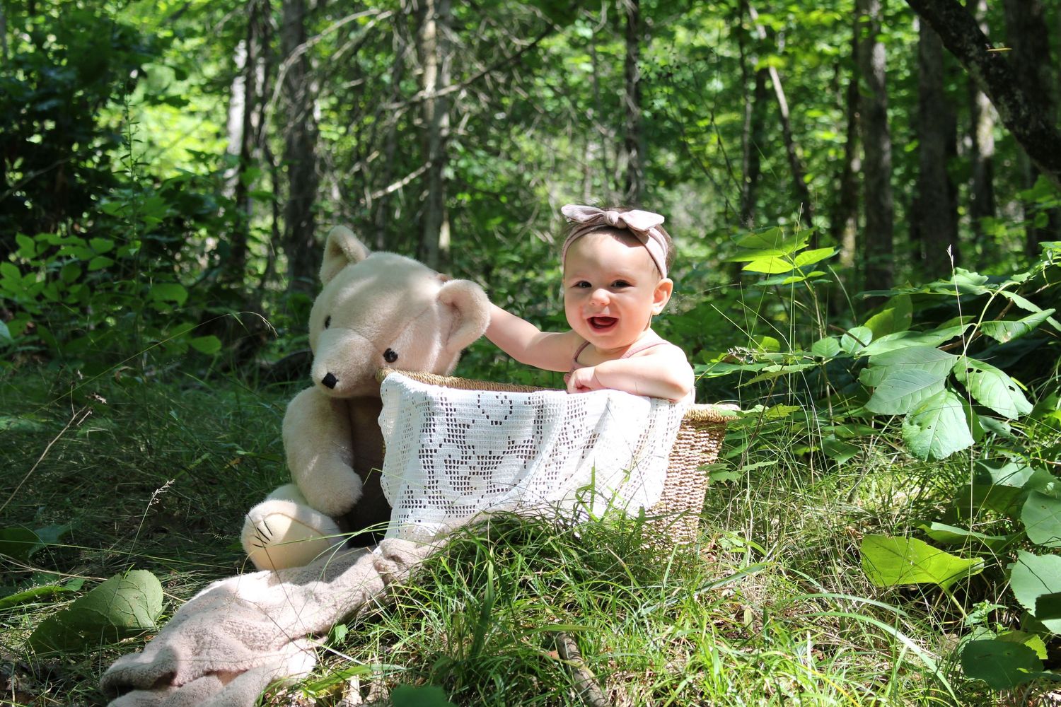 first birthday, newborn photos, nature family photoshoot