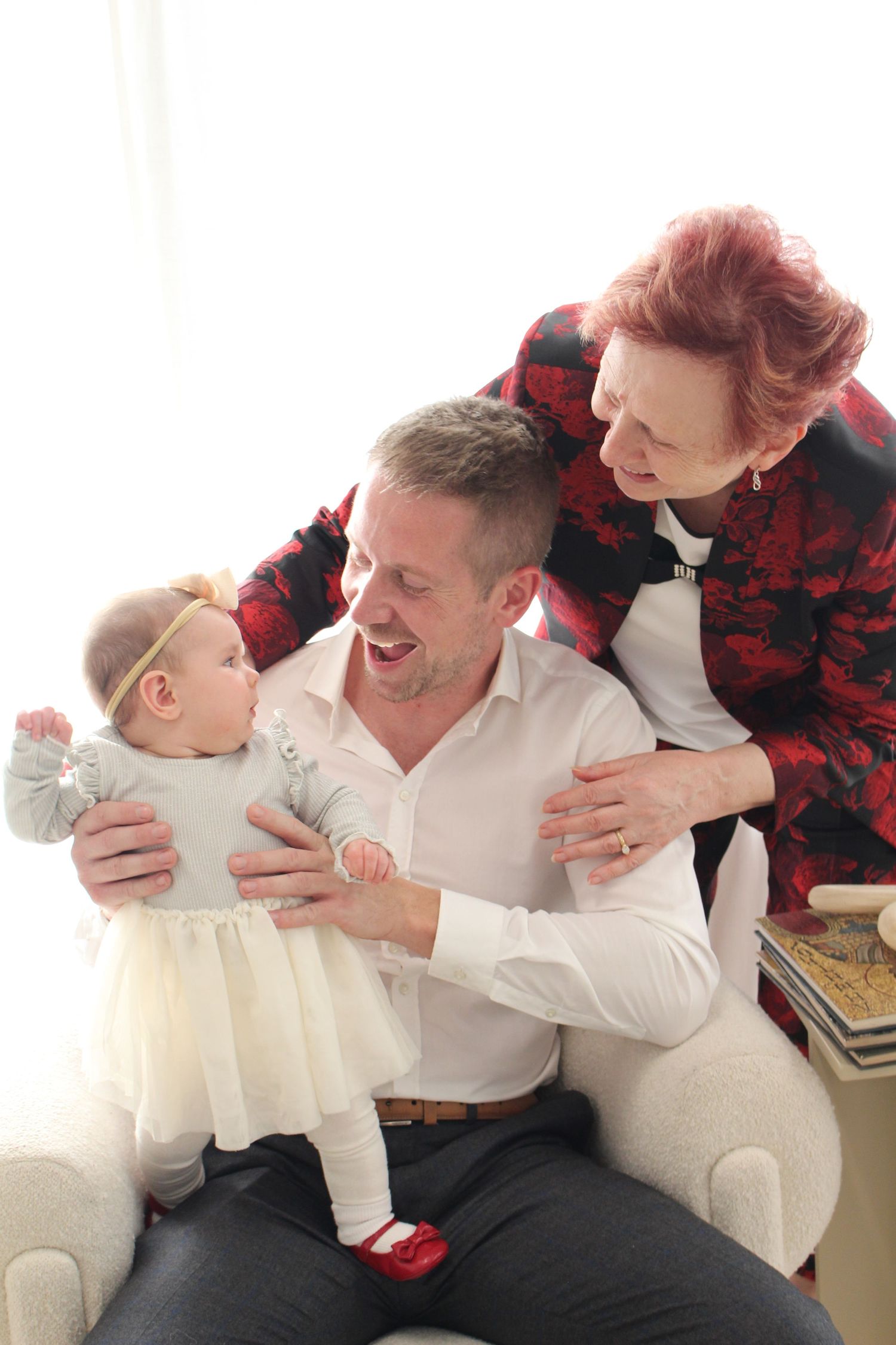 family studio photoshoot, Burlington Ontario, extended family phtotos
