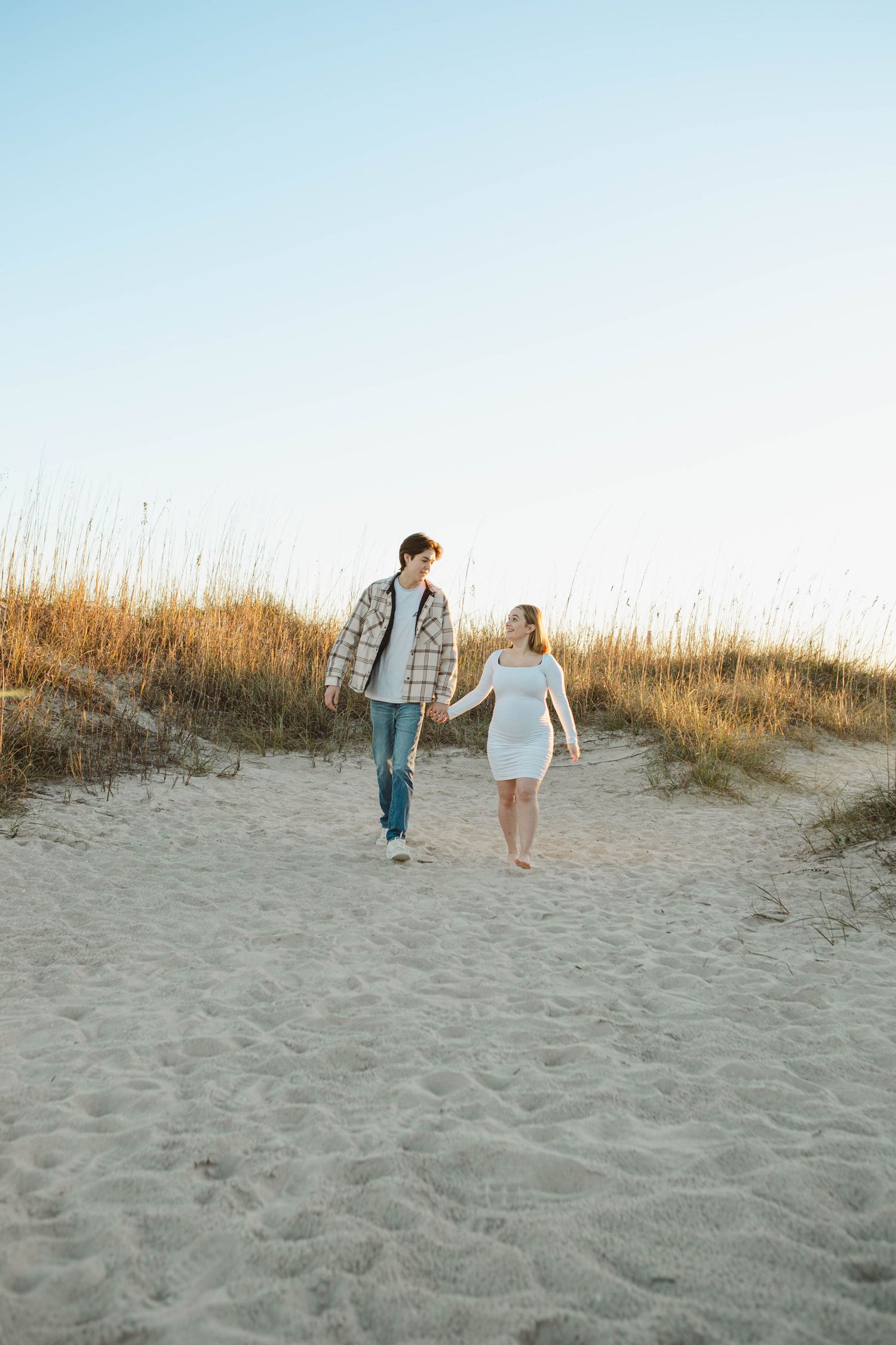 Maternity, Couple, B&W, Hilton Head Island SC, Dunes