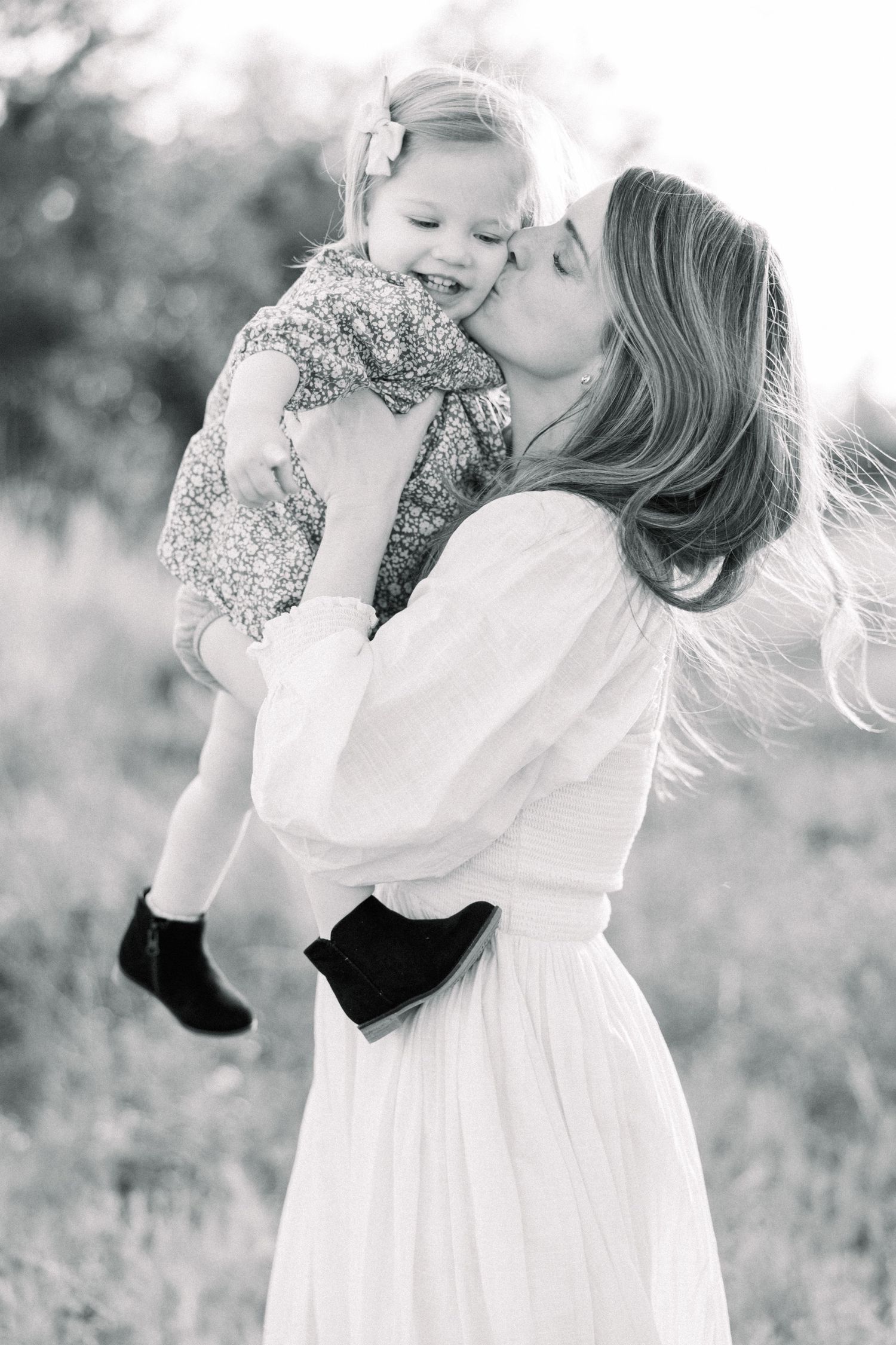 Tampa Family Photographer Tampa Newborn Photographer Tampa Maternity Photographer Heather Walker Photography Outdoor Florida family session