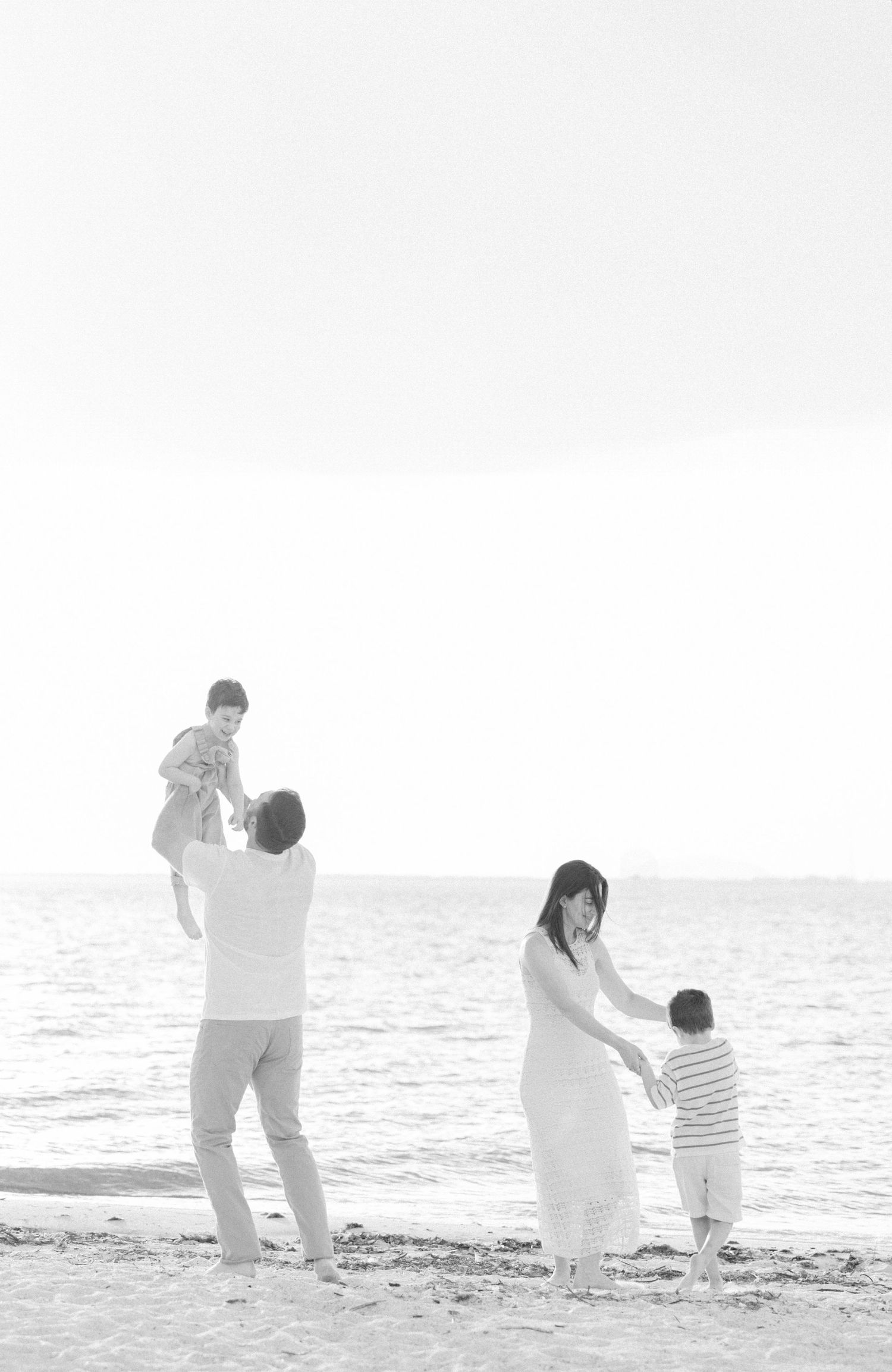 Tampa Family Photographer Tampa Newborn Photographer Tampa Maternity Photographer Heather Walker Photography Beach family Photographer